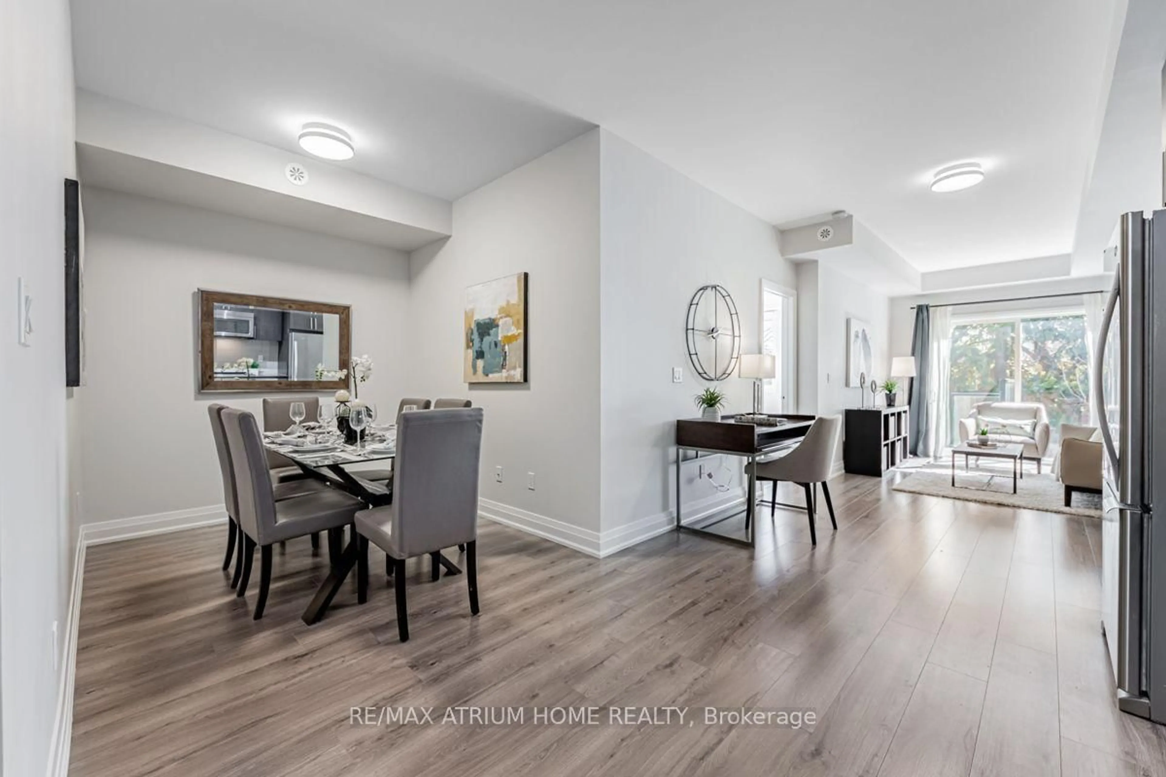 Dining room, wood/laminate floor for 780 Sheppard Ave #18, Toronto Ontario M2K 0E8