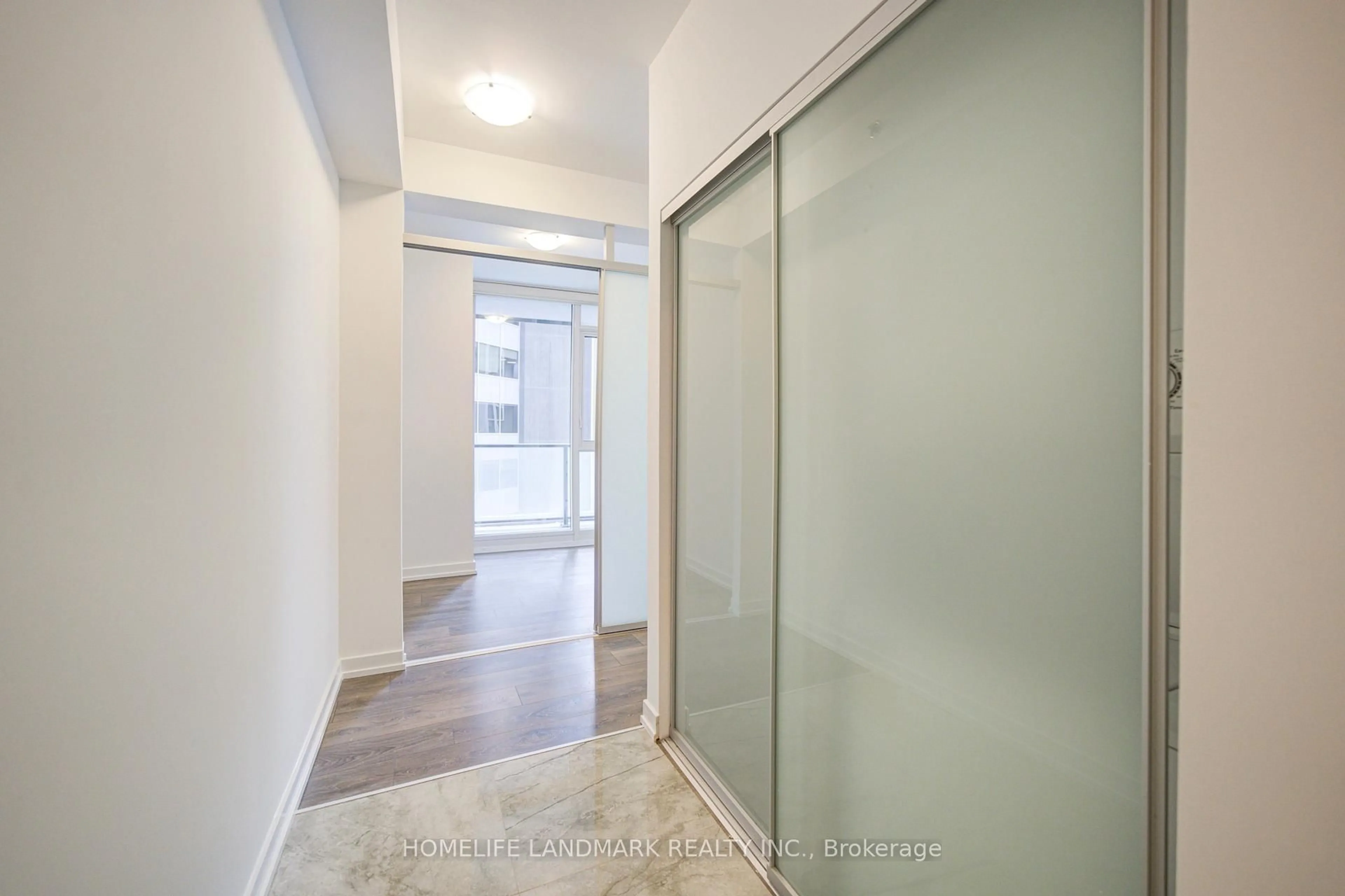 Unknown for 426 University Ave #803, Toronto Ontario M5G 1S9