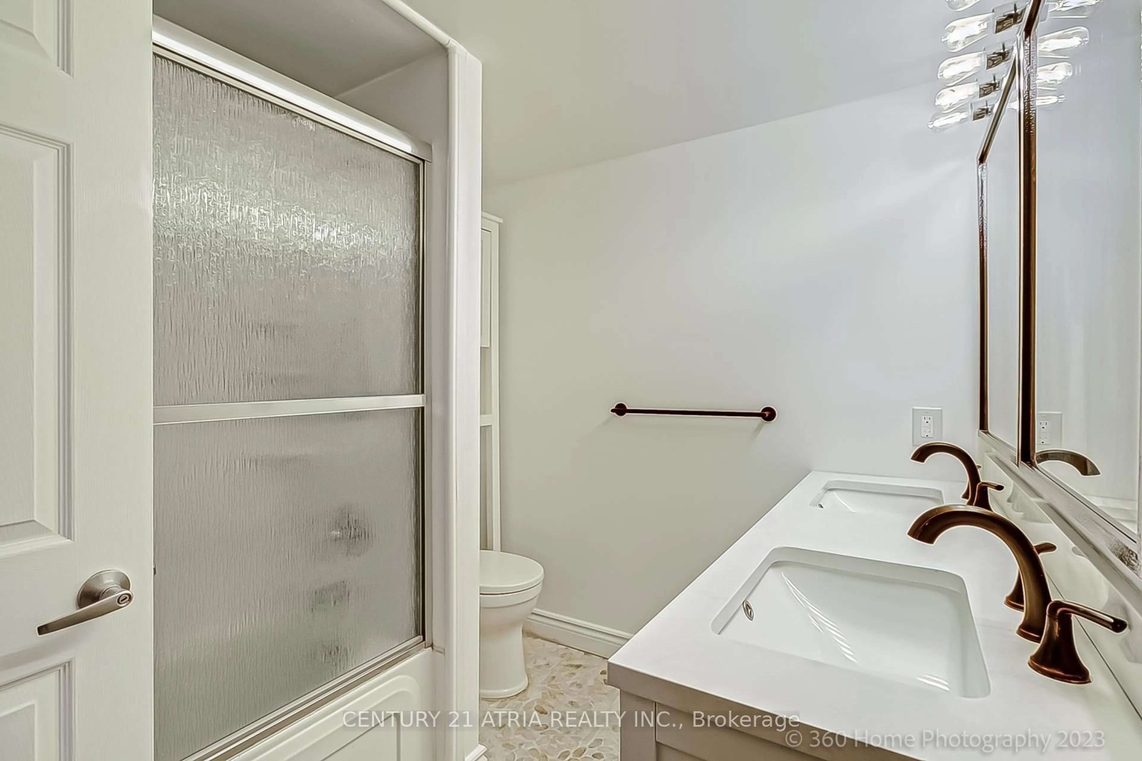 Standard bathroom, ceramic/tile floor for 78 St Patrick St #158, Toronto Ontario M5T 3K8