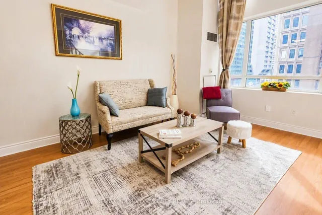 80 Cumberland St #501, Toronto 3