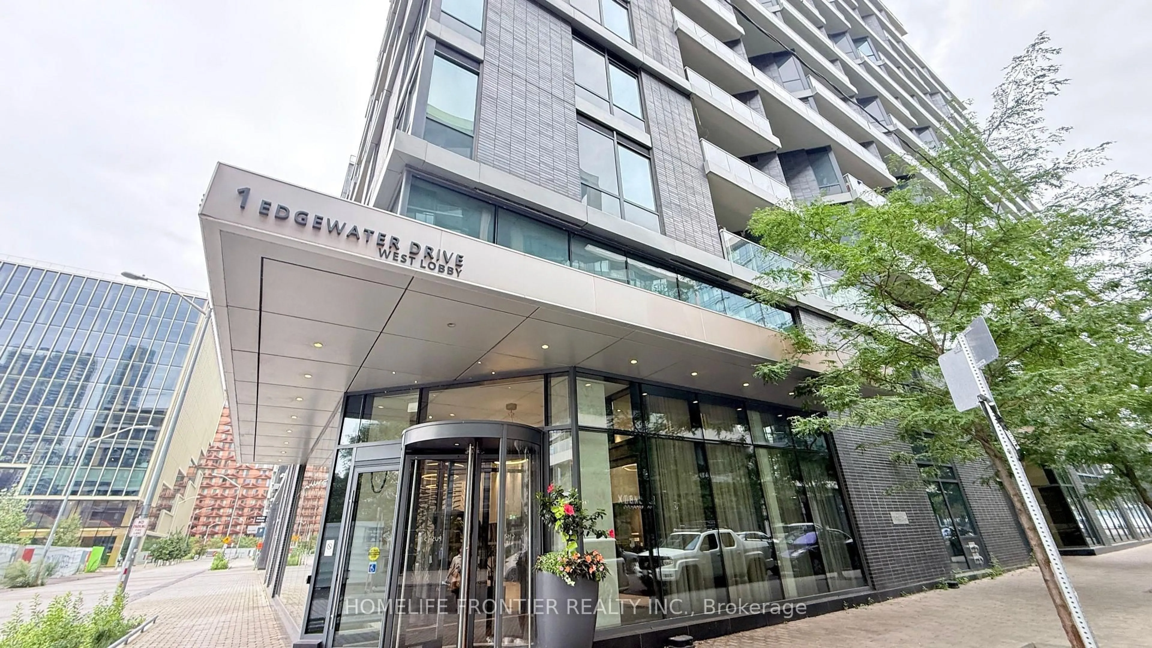 Indoor foyer for 1 Edgewater Dr #811, Toronto Ontario M5A 0L1