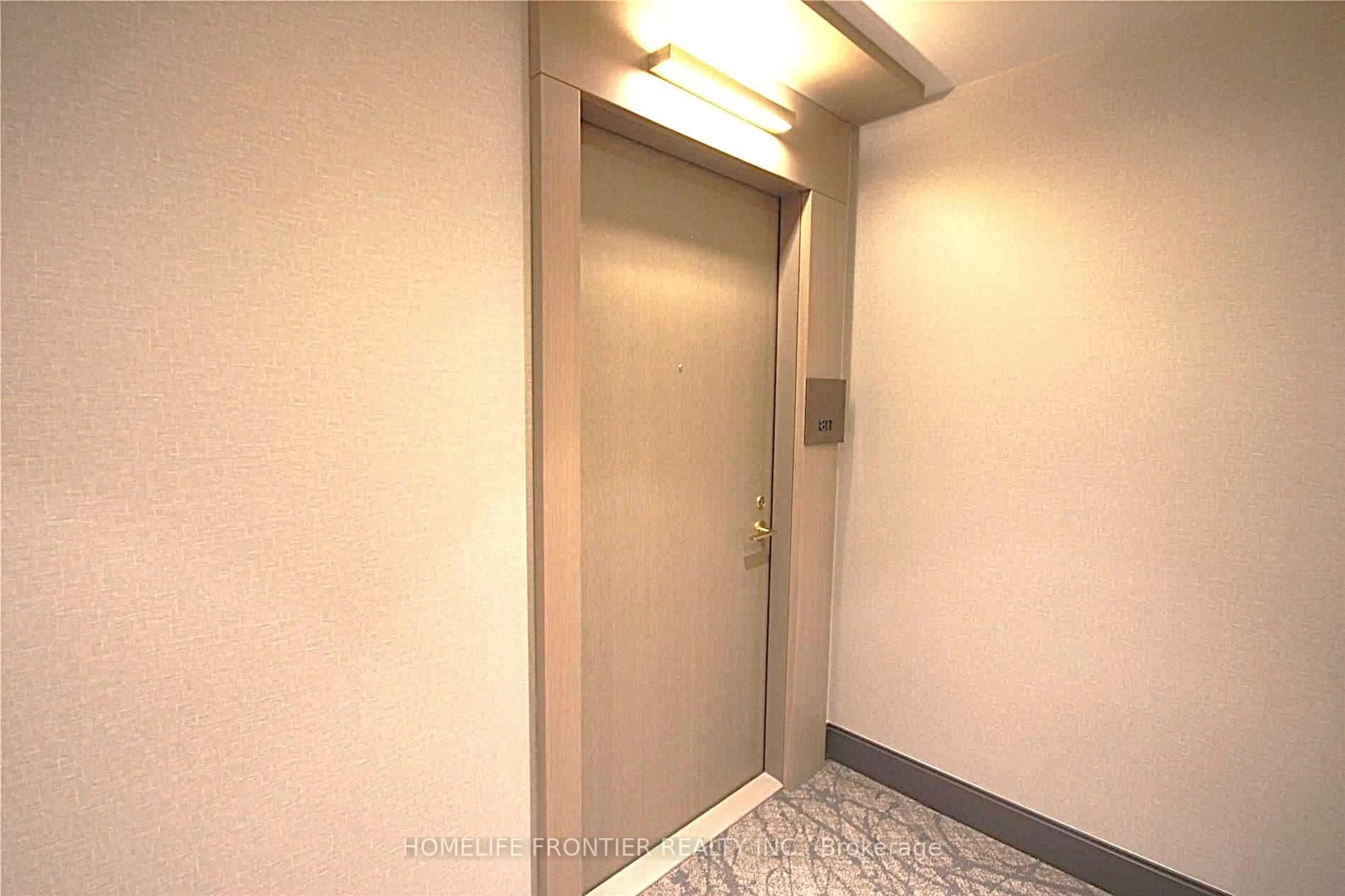 Indoor foyer for 1 Edgewater Dr #811, Toronto Ontario M5A 0L1