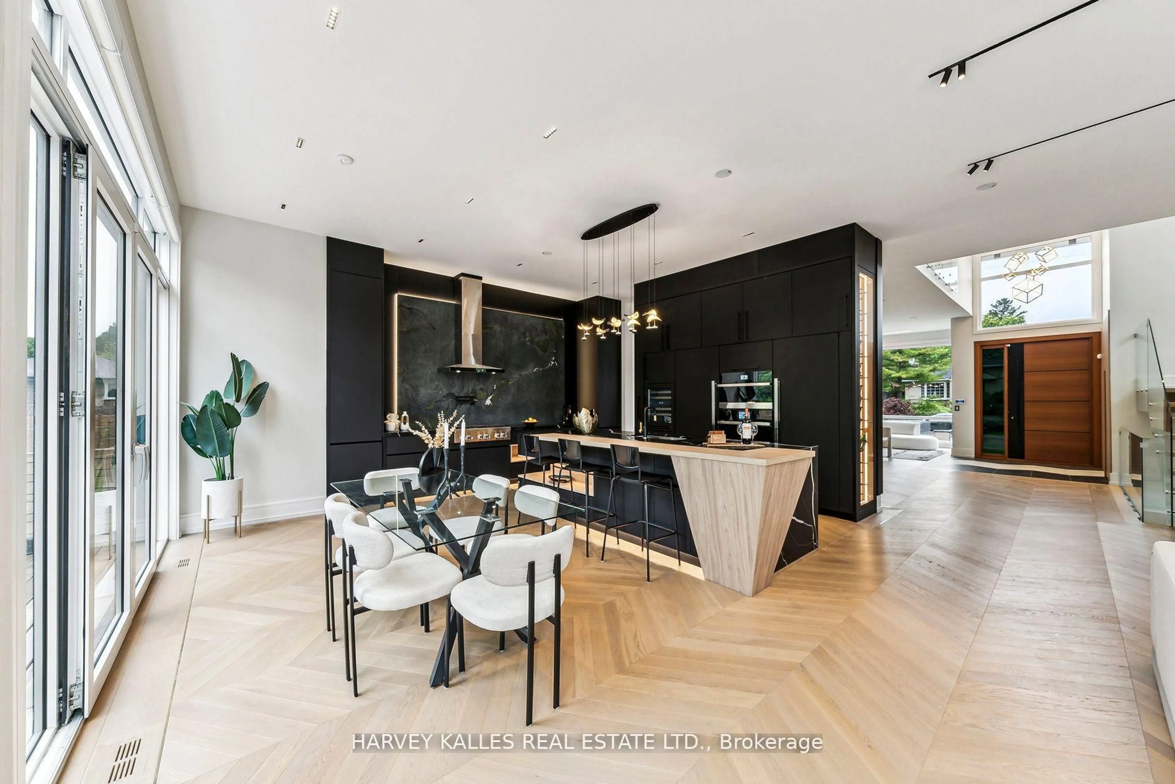 Contemporary kitchen, unknown for 139 Newton Dr, Toronto Ontario M2M 2N4