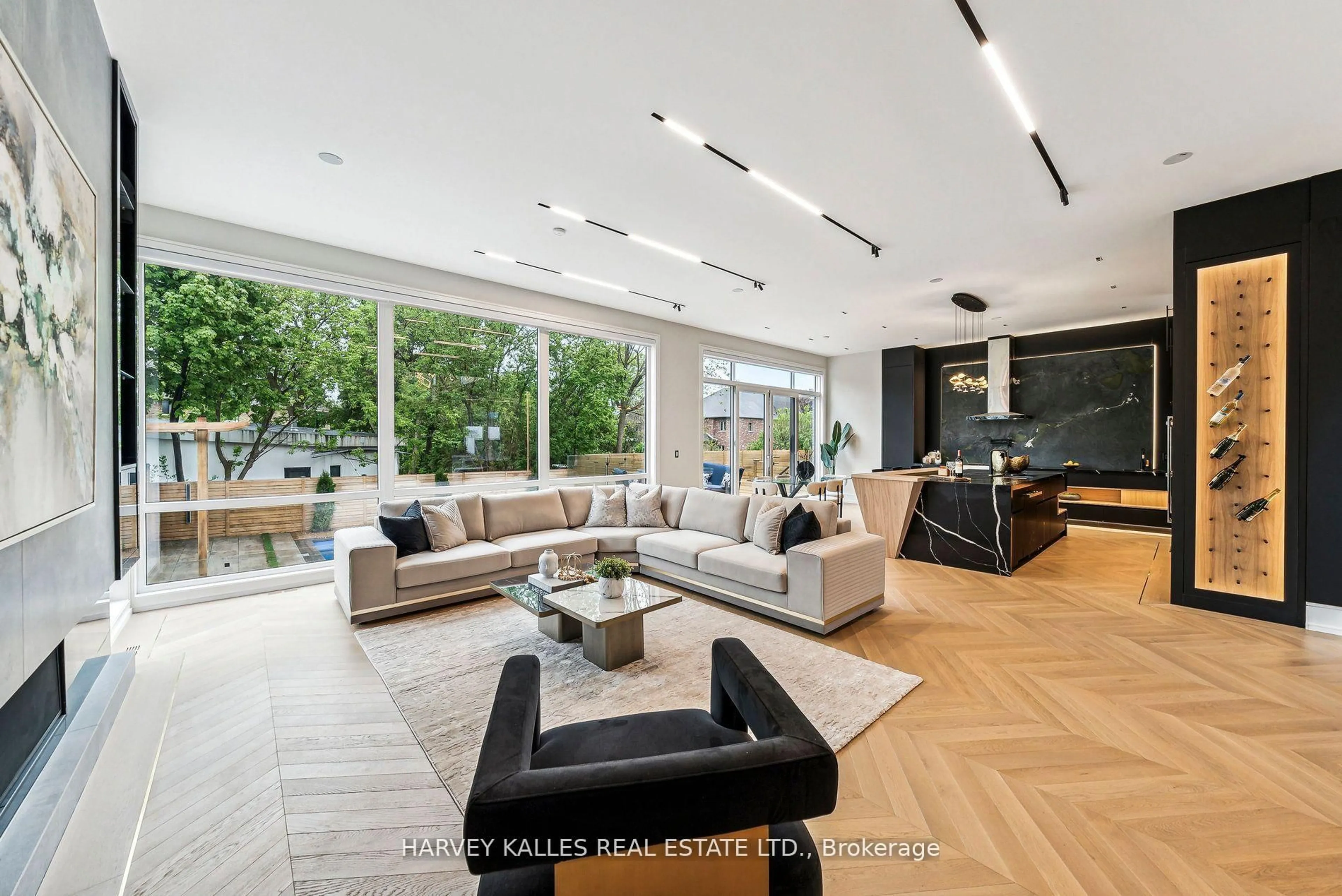 Living room with furniture, unknown for 139 Newton Dr, Toronto Ontario M2M 2N4