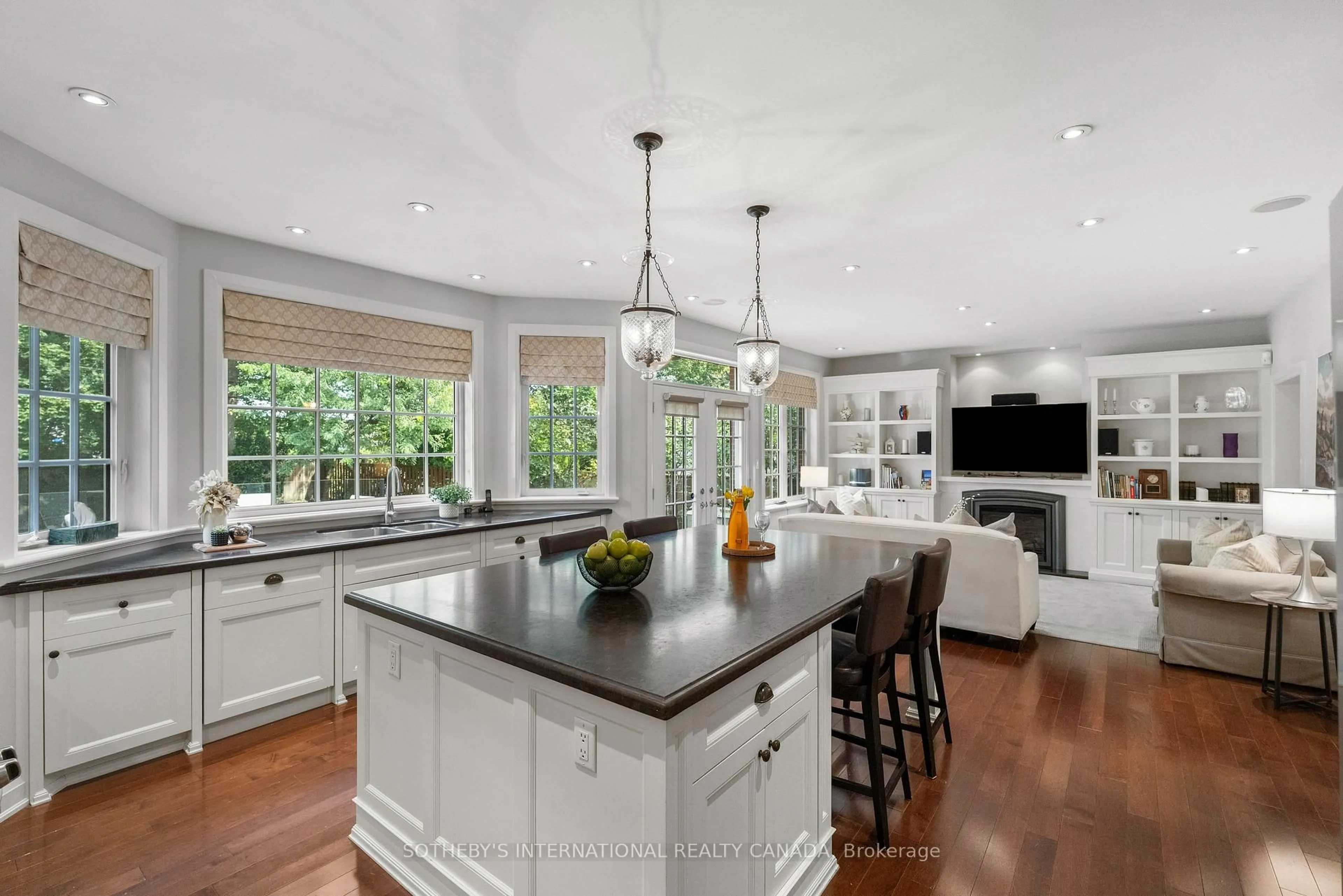 Open concept kitchen, unknown for 174 Ridley Blvd, Toronto Ontario M5M 3M1