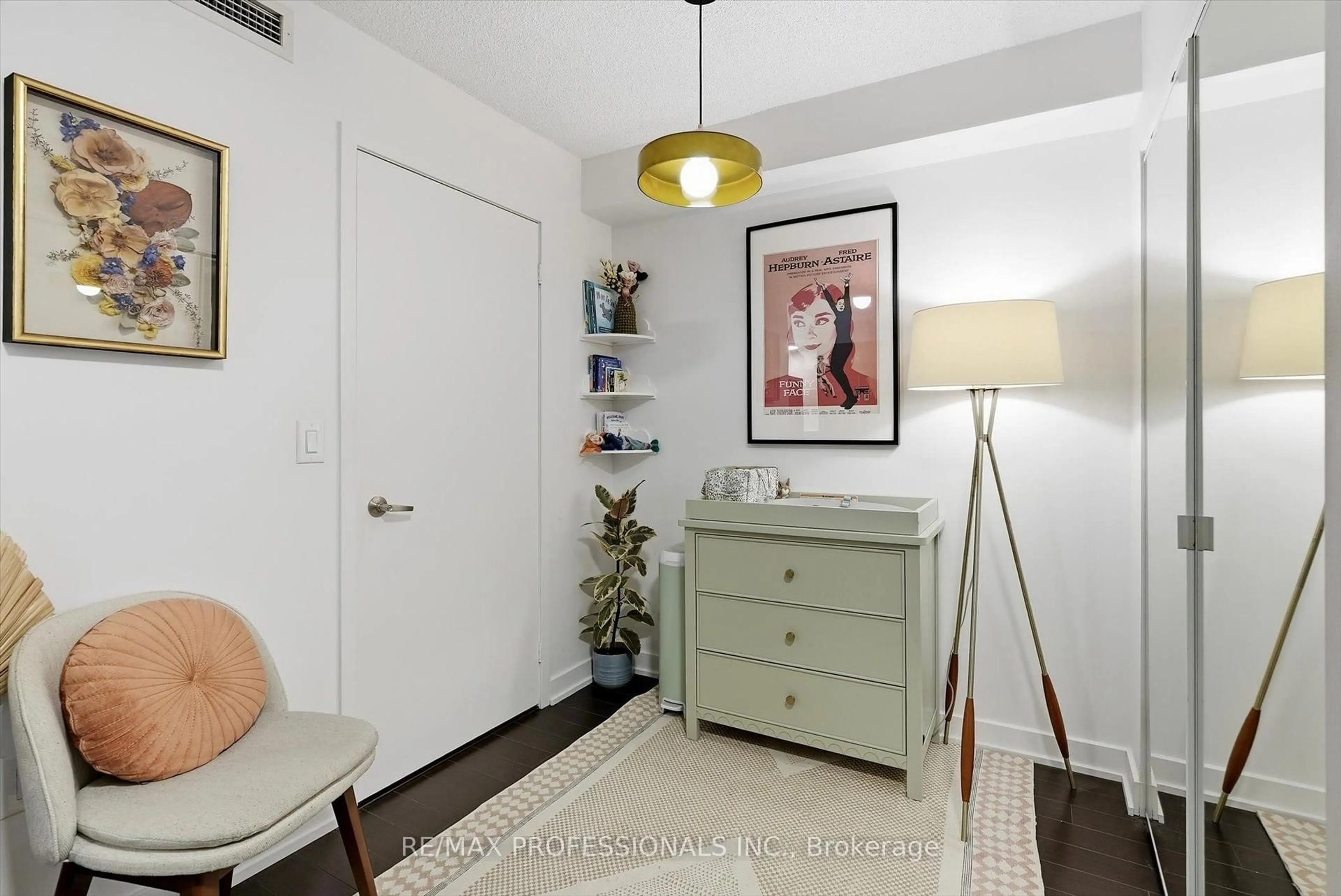 Indoor entryway for 38 Dan Leckie Way #1605, Toronto Ontario M5V 2V6