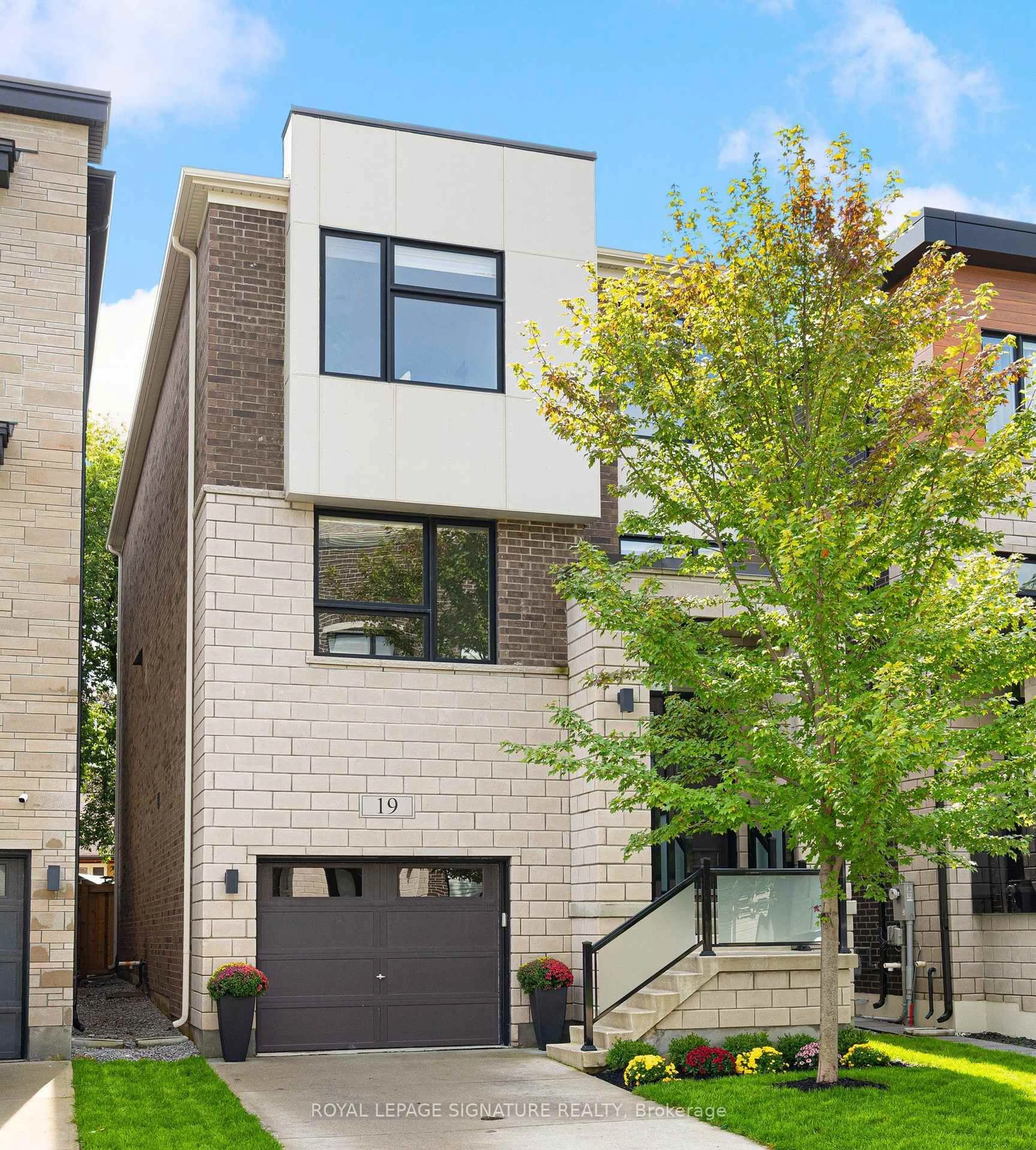 Home with brick exterior material, street for 19 Hollyhock Crt, Toronto Ontario M3B 0B4