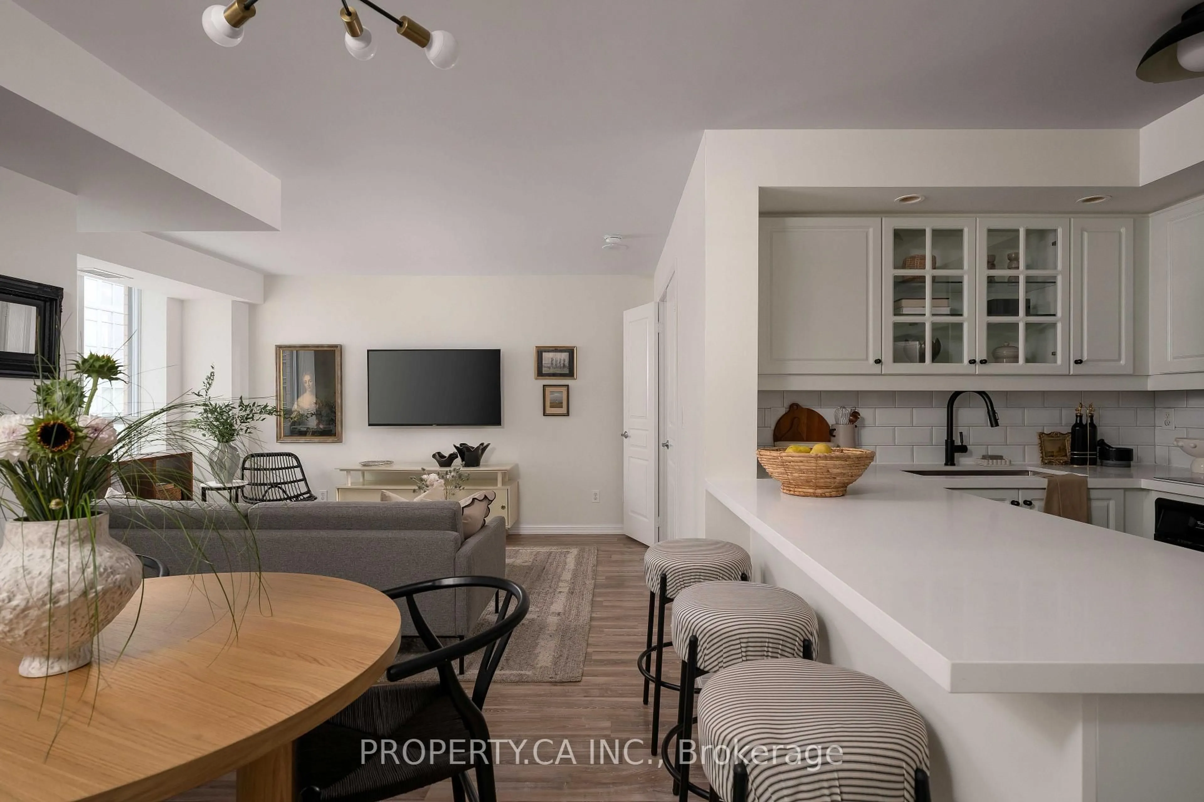 Open concept kitchen, unknown for 140 Simcoe St ##919, Toronto Ontario M5H 4E9
