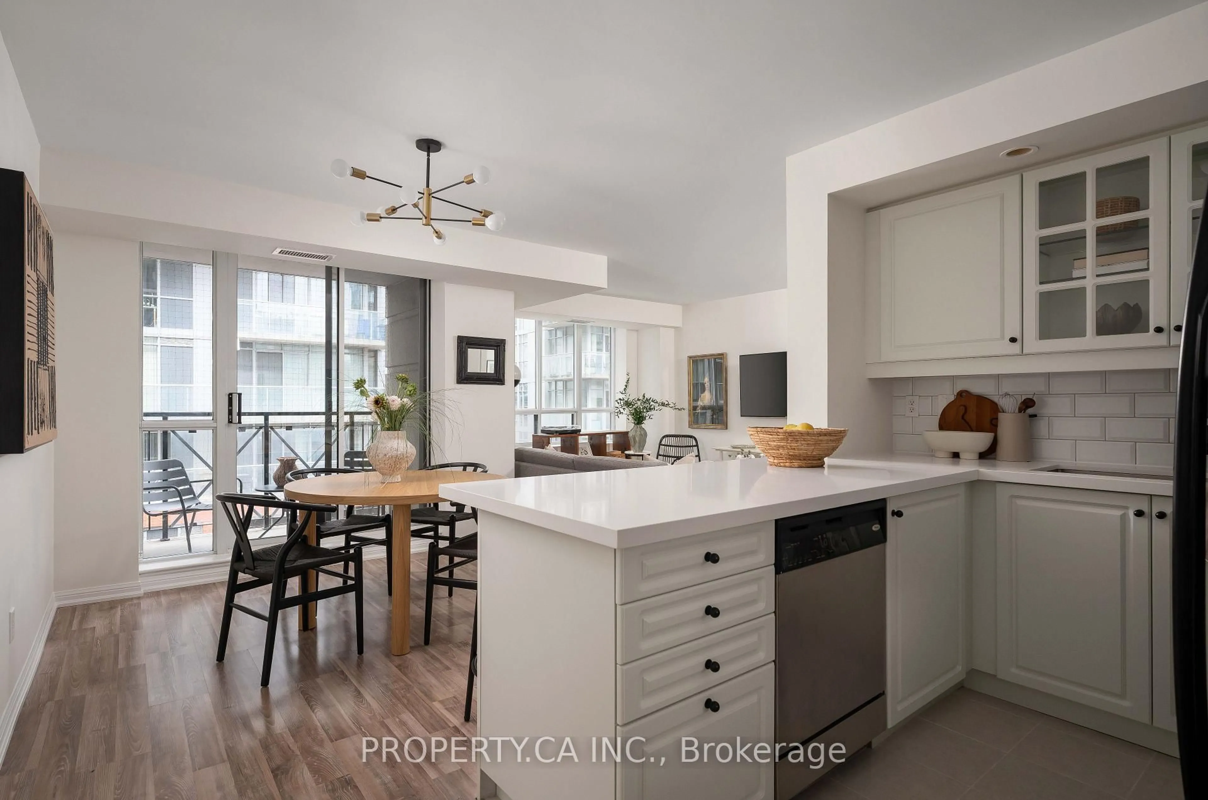 Open concept kitchen, ceramic/tile floor for 140 Simcoe St ##919, Toronto Ontario M5H 4E9