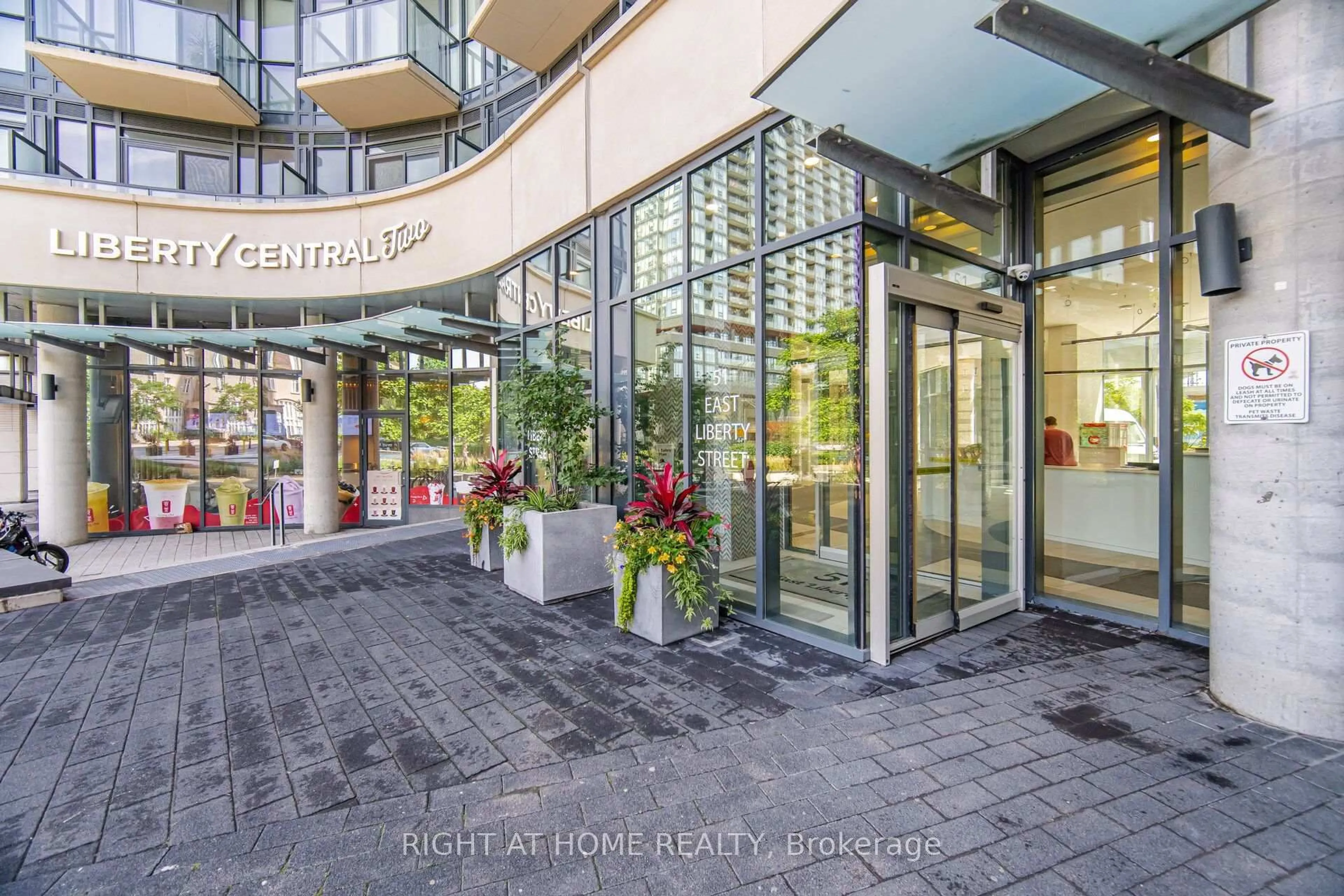 Indoor foyer for 51 East Liberty St #503, Toronto Ontario M6K 3P8