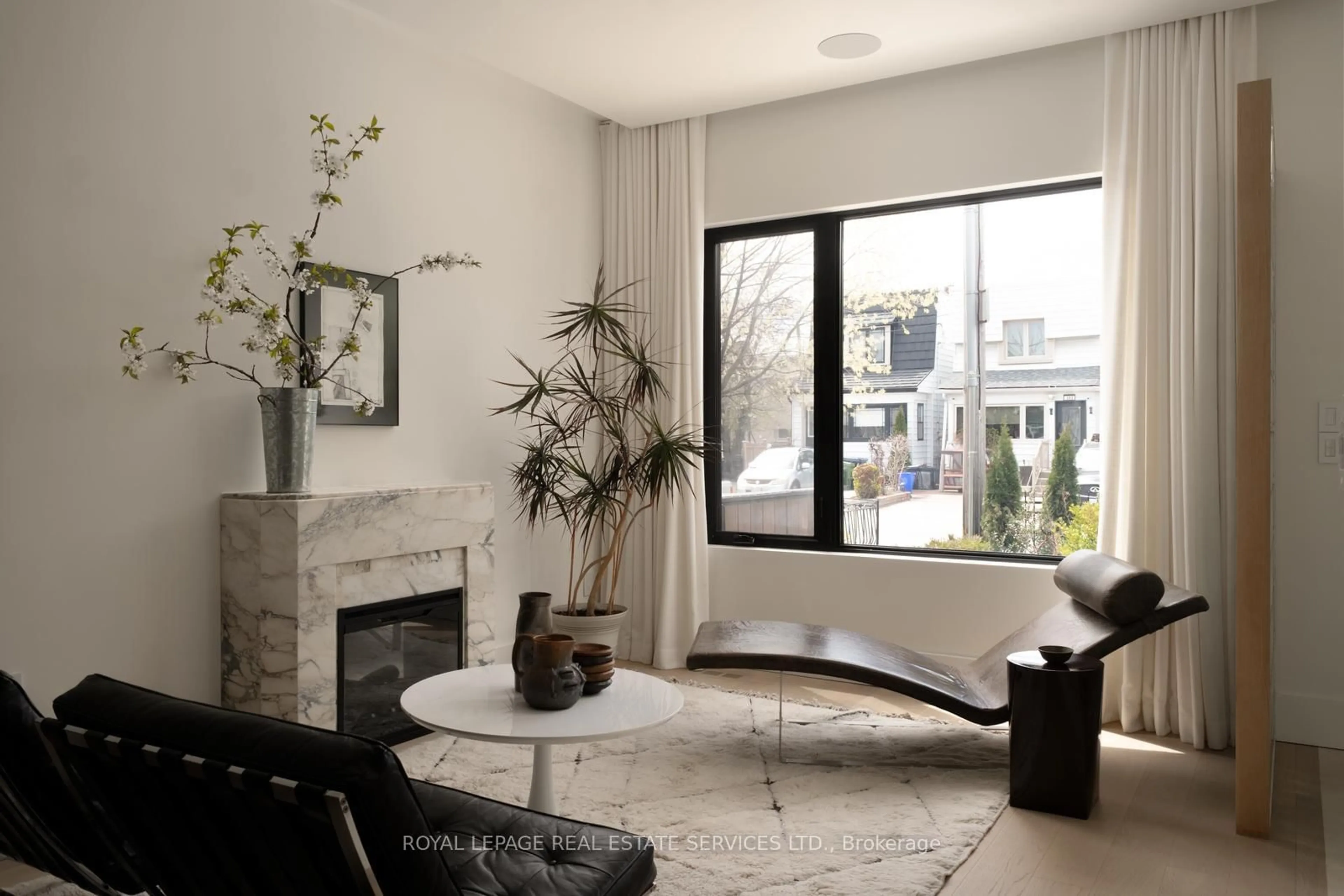 Living room with furniture, unknown for 393A Arlington Ave, Toronto Ontario M6C 3A1