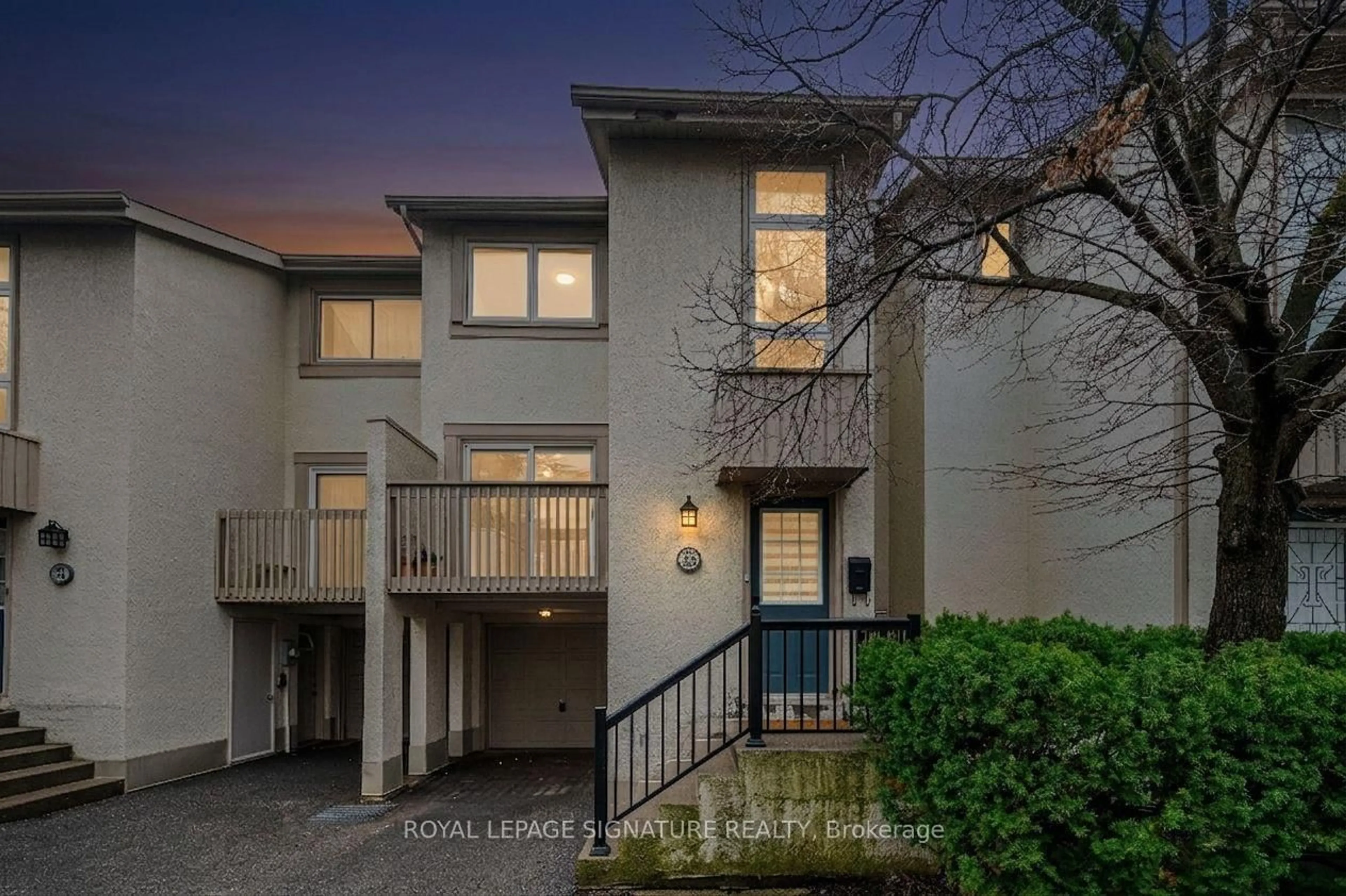 A pic from outside/outdoor area/front of a property/back of a property/a pic from drone, street for 33 Cheryl Shepway, Toronto Ontario M2J 4R5