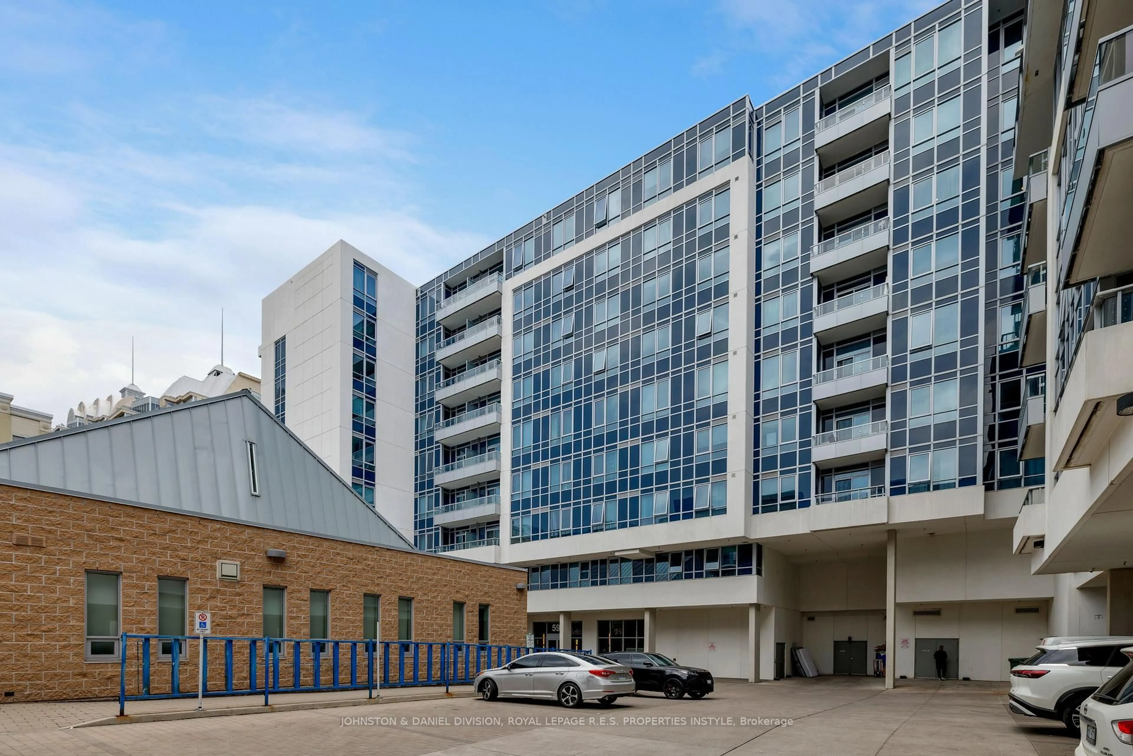 Unknown for 591 Sheppard Ave #327, Toronto Ontario M2K 0G2