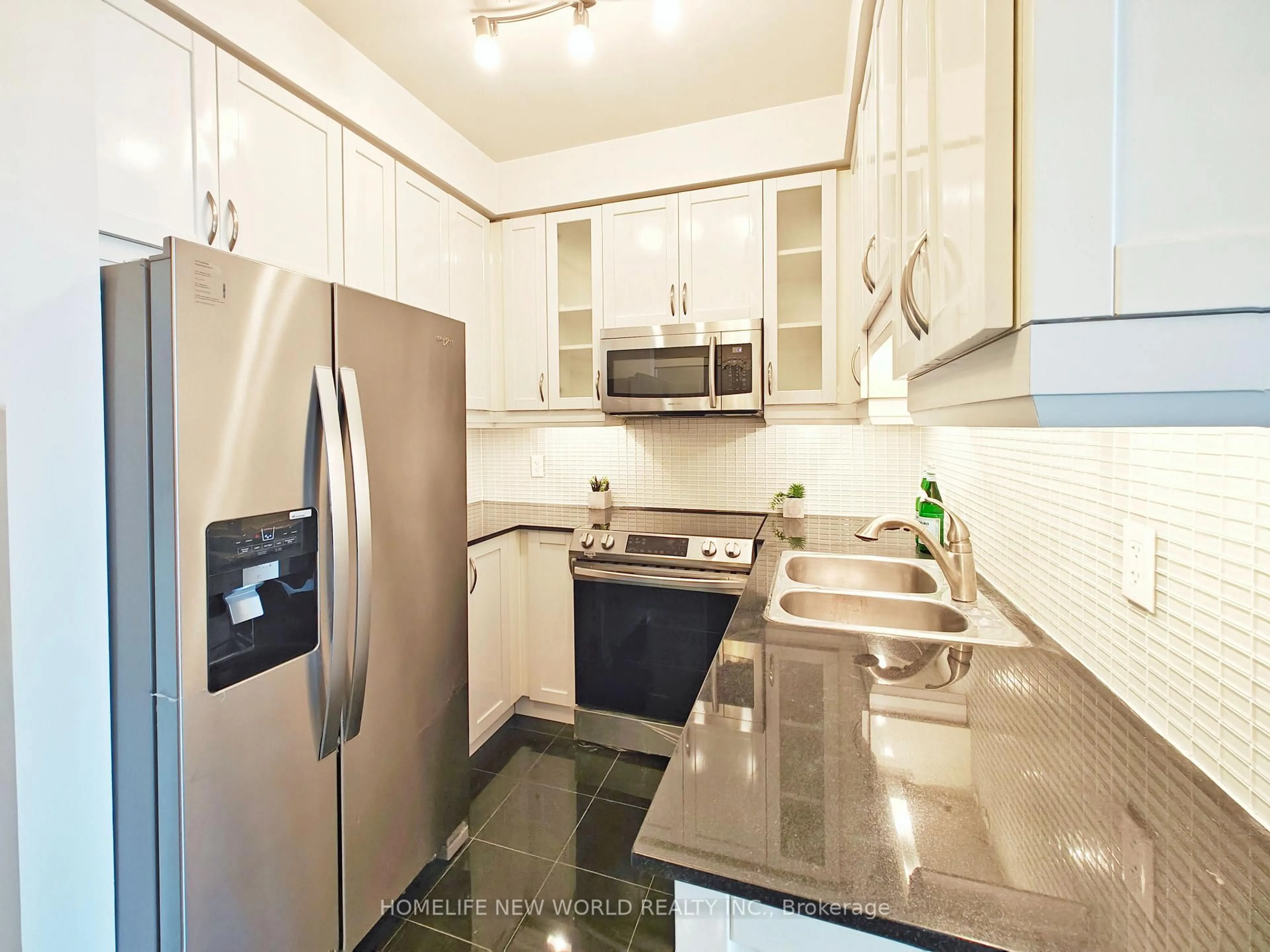 Standard kitchen, ceramic/tile floor for 18 Holmes Ave #Lph07, Toronto Ontario M2N 0E1