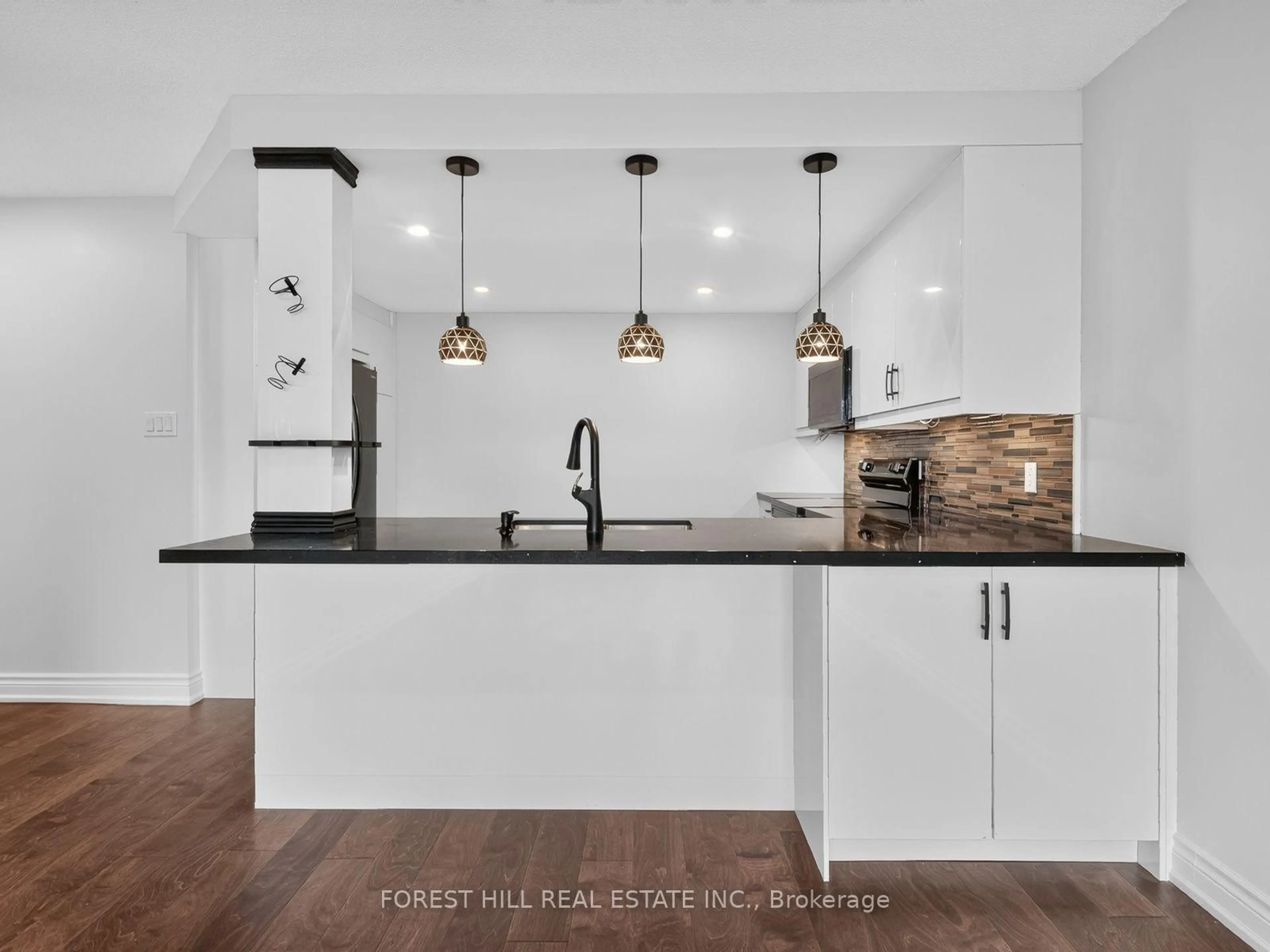 Open concept kitchen, unknown for 1101 Steeles Ave #907, Toronto Ontario M2R 3W5