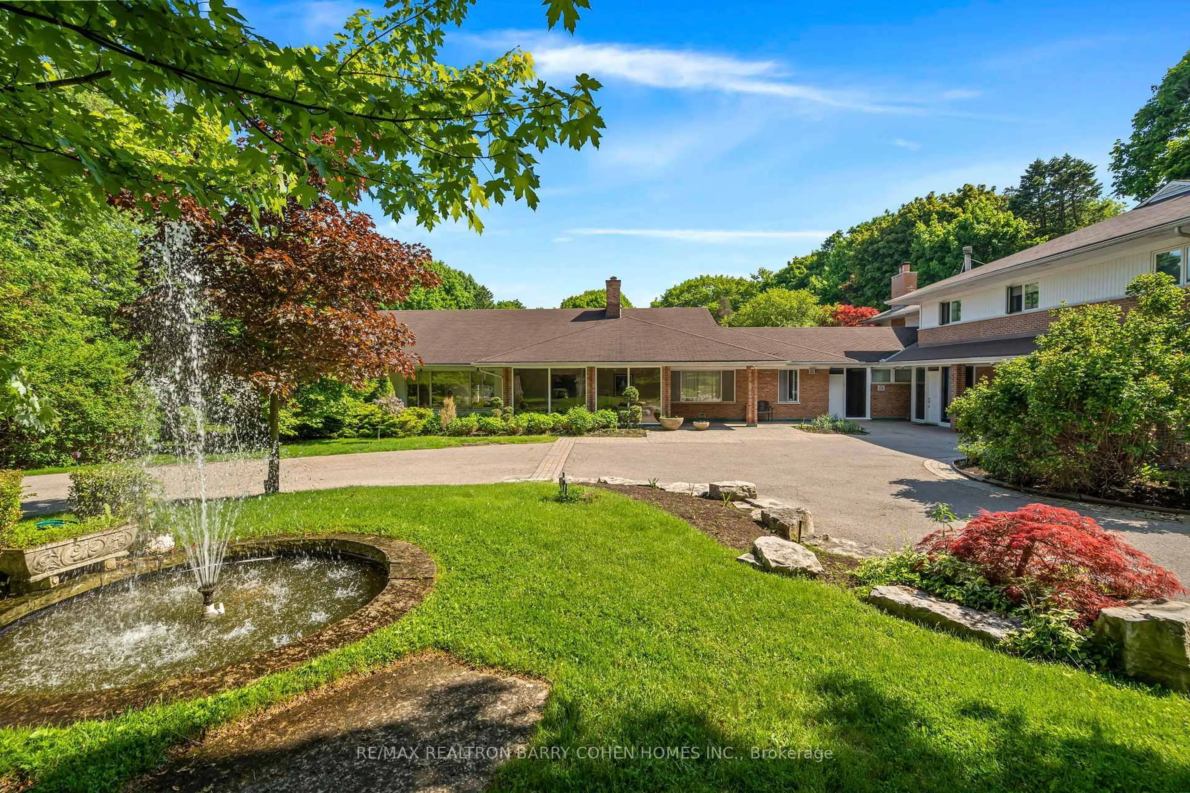 A pic from outside/outdoor area/front of a property/back of a property/a pic from drone, street for 50 Park Lane Circ, Toronto Ontario M3C 2N2
