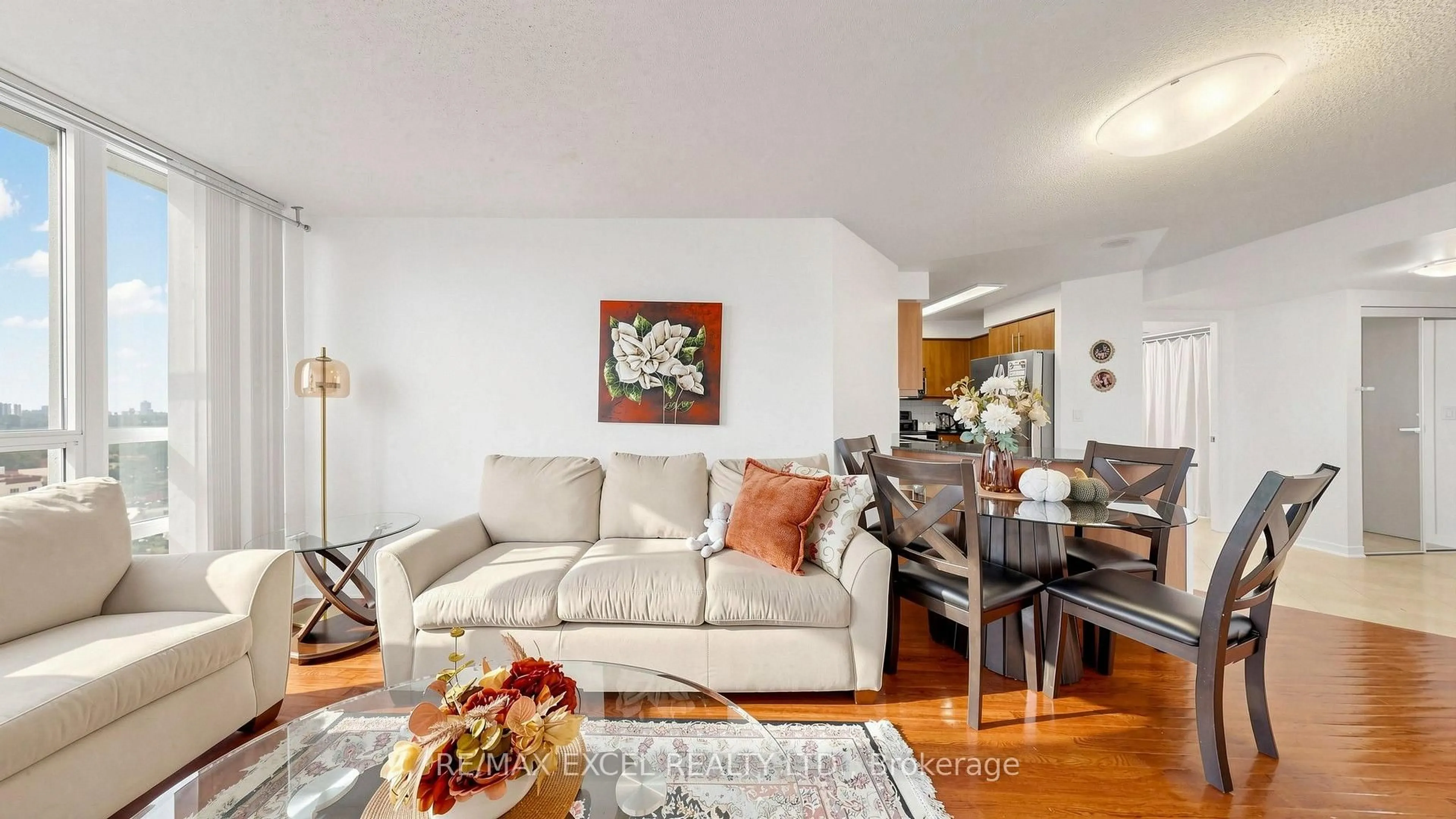 Living room with furniture, wood/laminate floor for 509 Beecroft Rd #1603, Toronto Ontario M2N 0A3