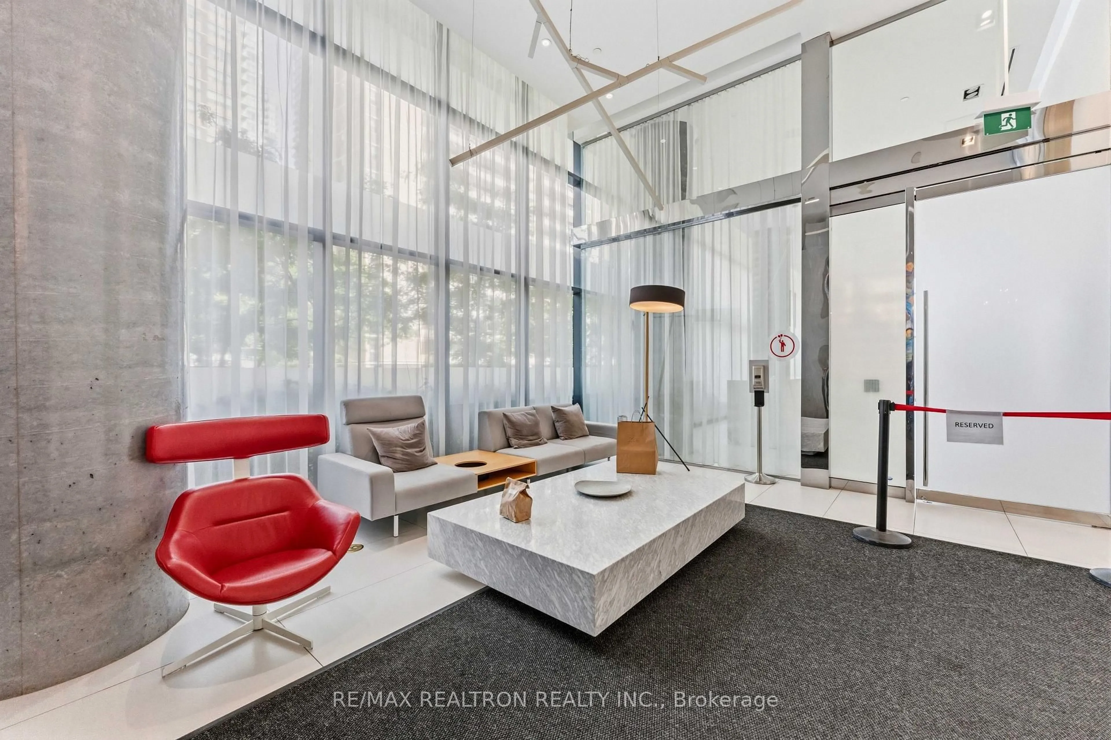 Lobby for 185 Roehampton Ave #510, Toronto Ontario M4P 2K5
