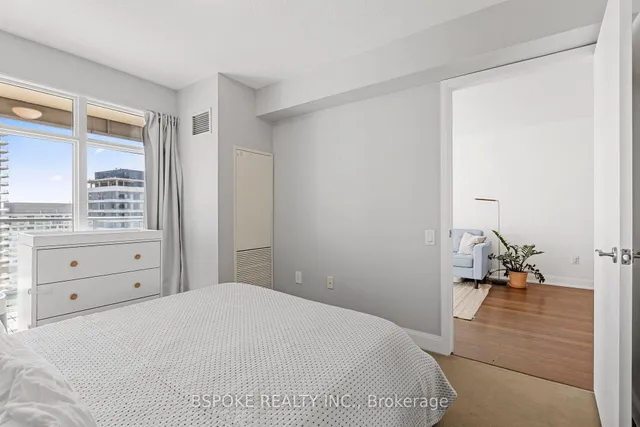 2191 Yonge St #3012, Toronto 4
