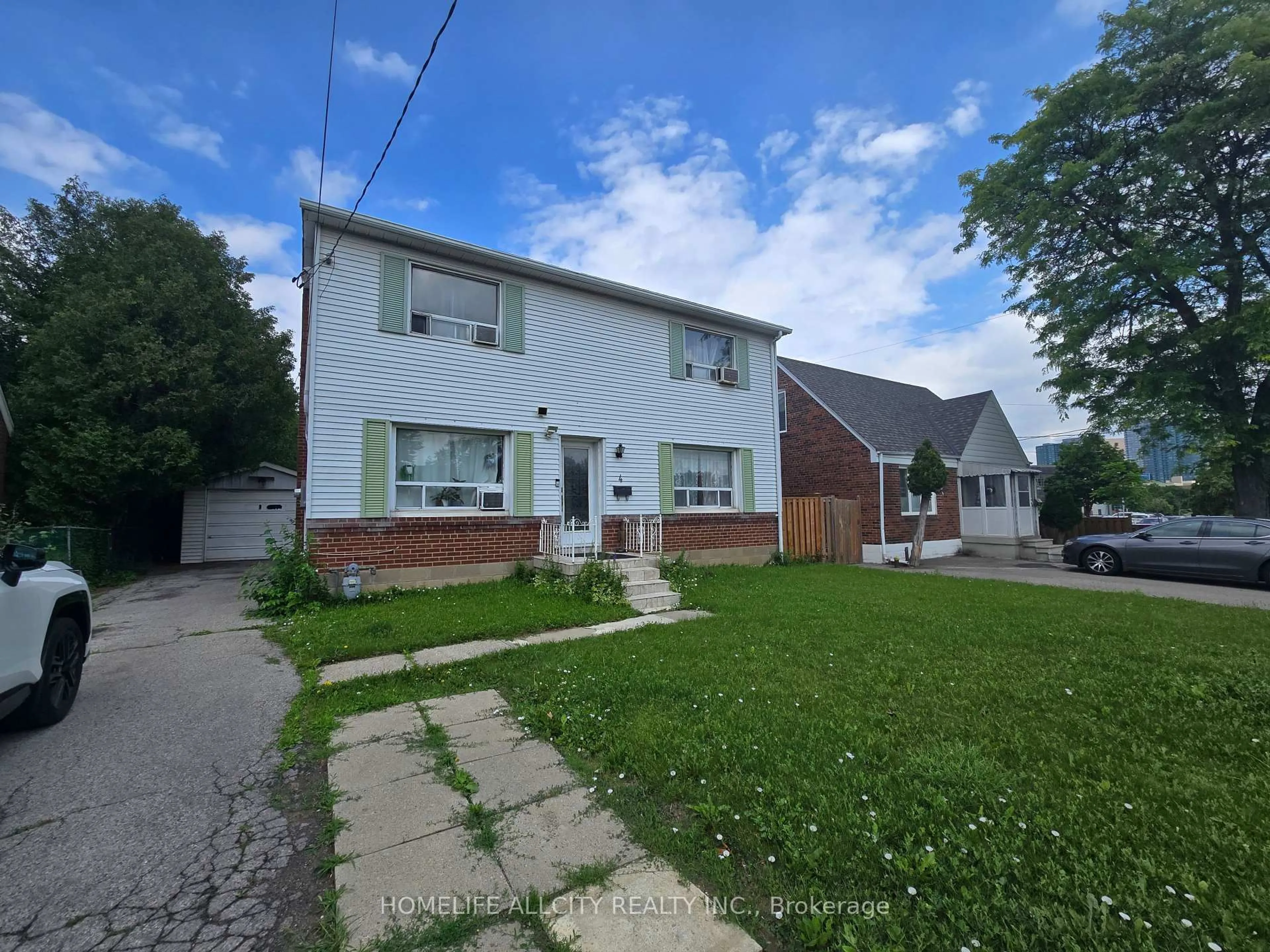A pic from outside/outdoor area/front of a property/back of a property/a pic from drone, street for 4 Bevdale Rd, Toronto Ontario M2N 2G2