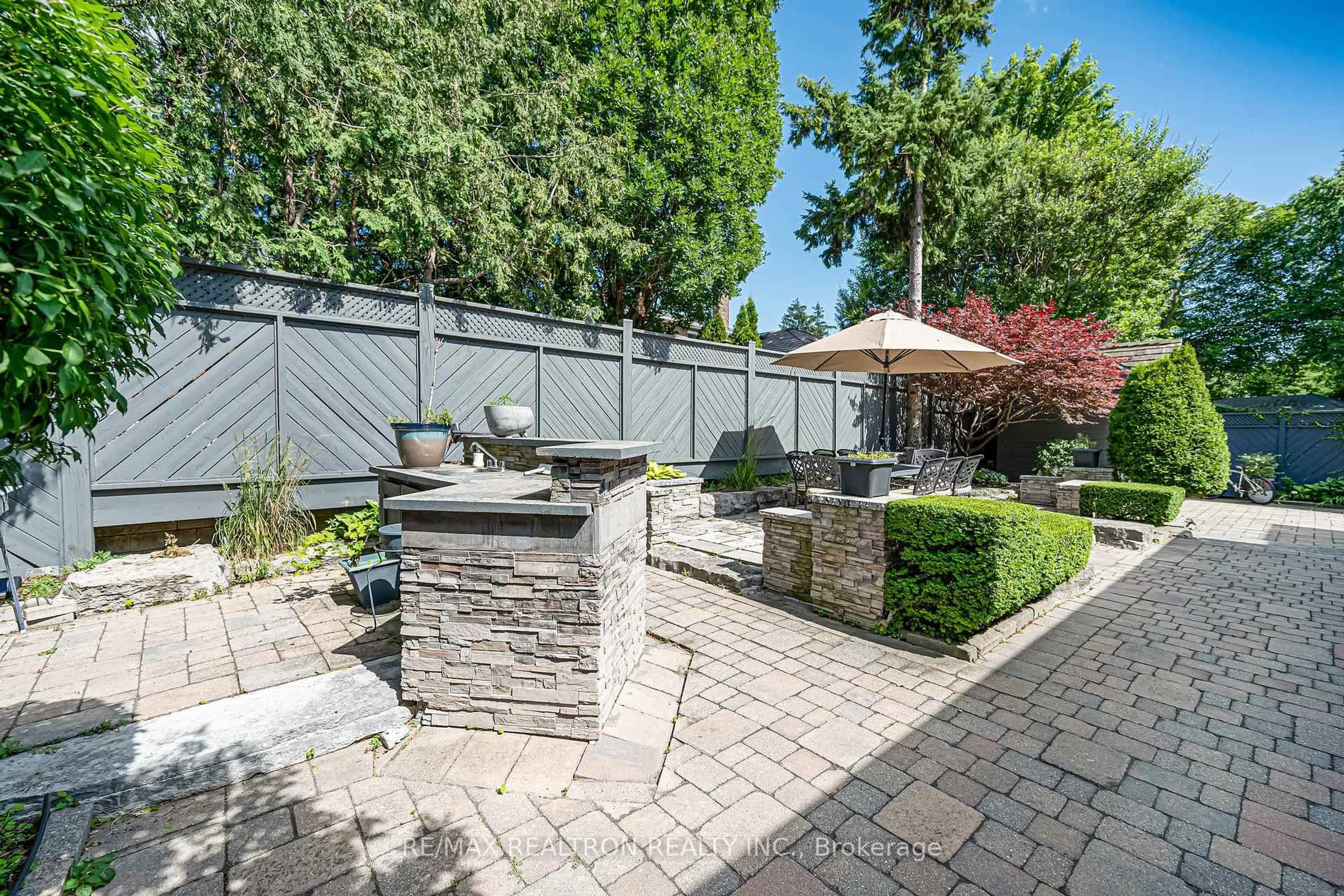 Patio, street for 37 Stuart Cres, Toronto Ontario M2N 1A6
