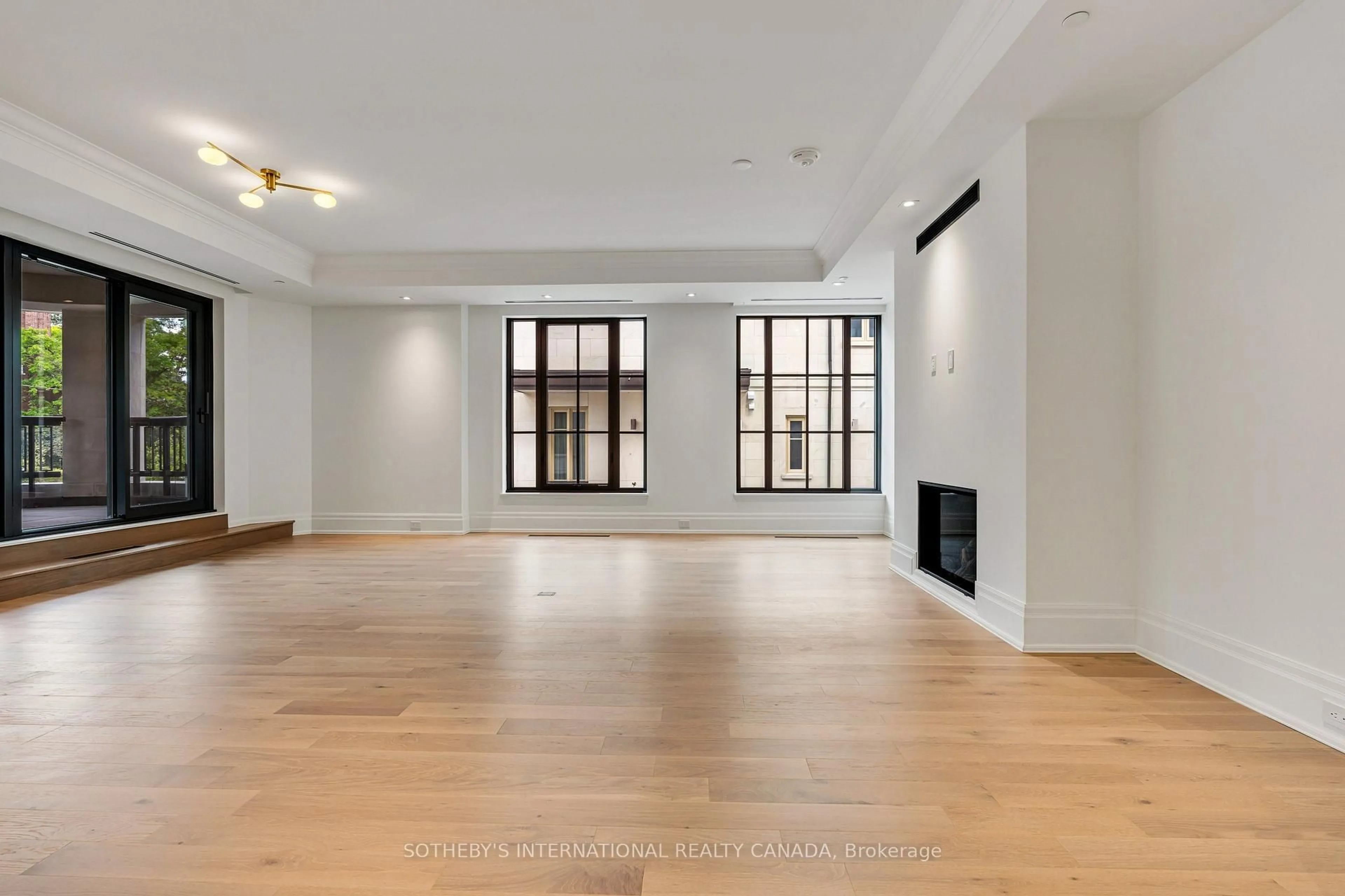 A pic of a room for 77 Clarendon Ave #202, Toronto Ontario M4V 0B8