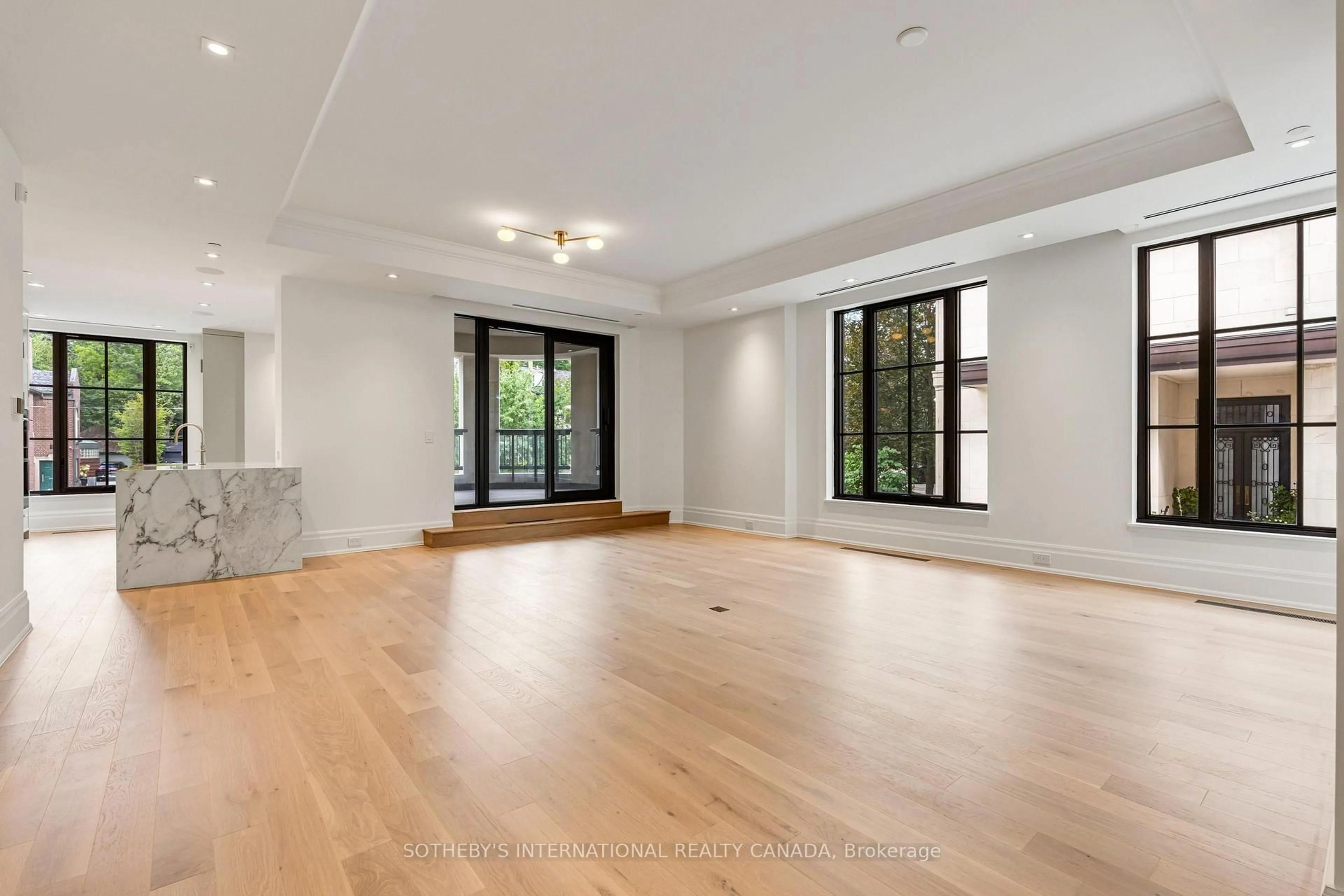 A pic of a room for 77 Clarendon Ave #202, Toronto Ontario M4V 0B8