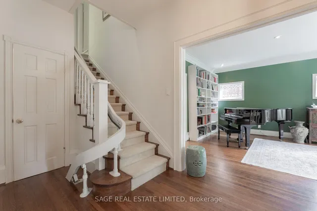 43 Oriole Rd, Toronto 4