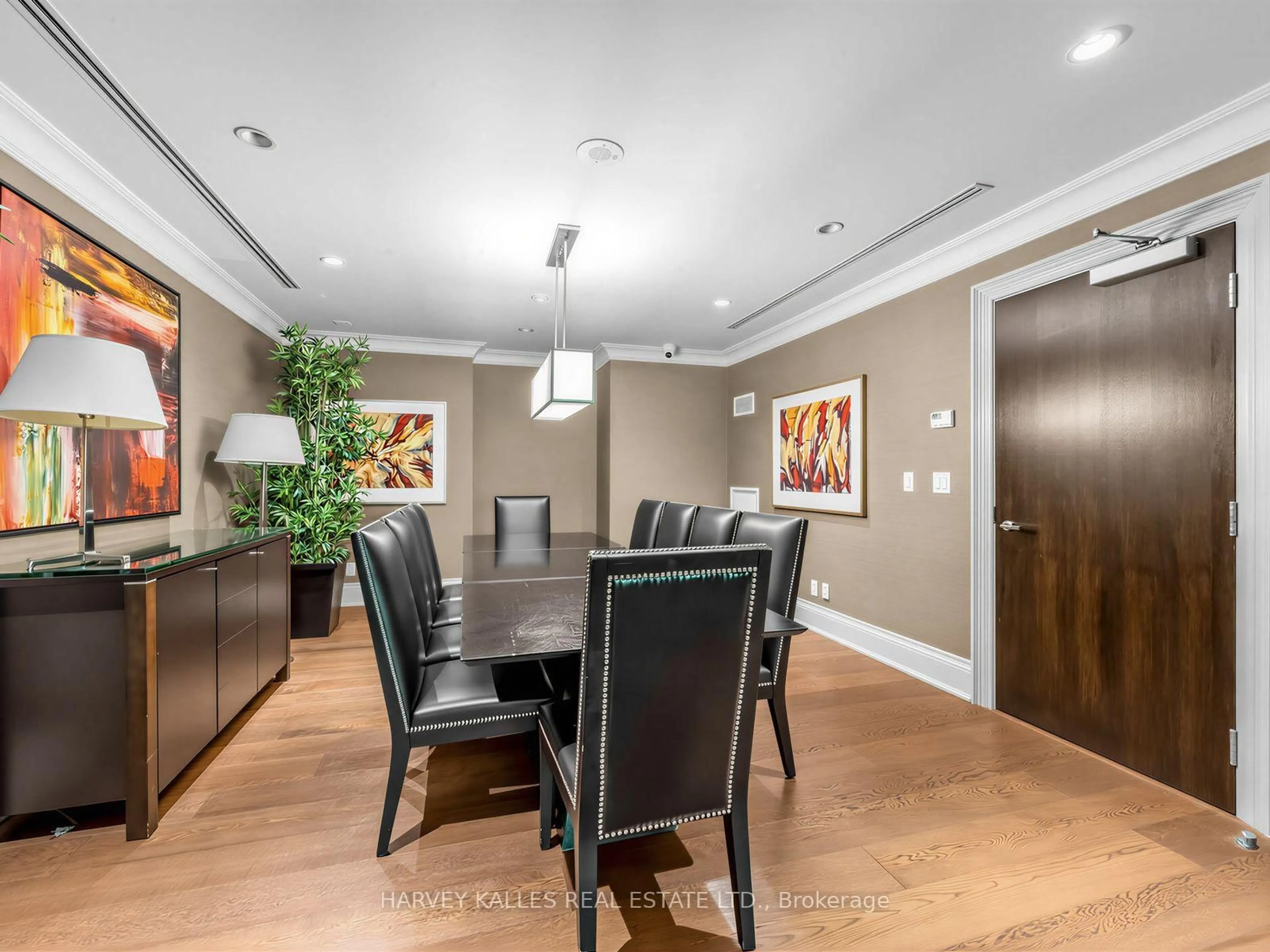 Dining room, wood/laminate floor for 1717 Avenue Rd #420, Toronto Ontario M5M 0A2