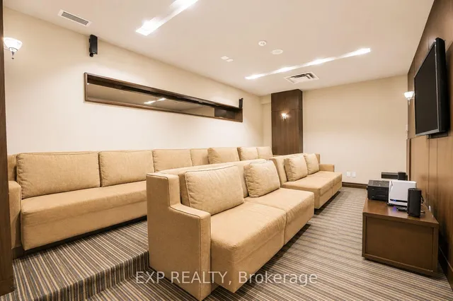 500 St Clair Ave #404, Toronto 5