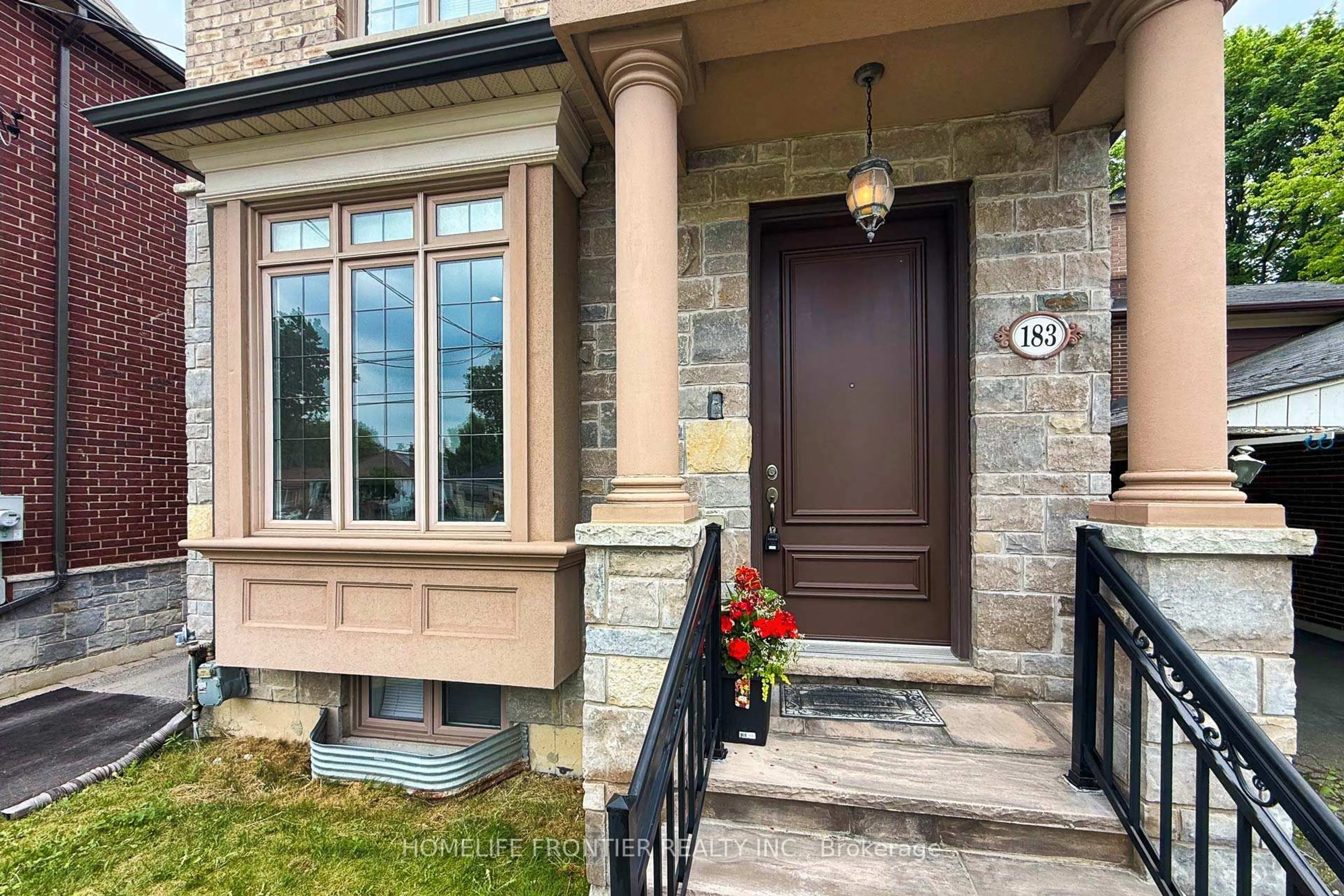 Home with brick exterior material, street for 183 Finch Ave, Toronto Ontario M2N 4R8