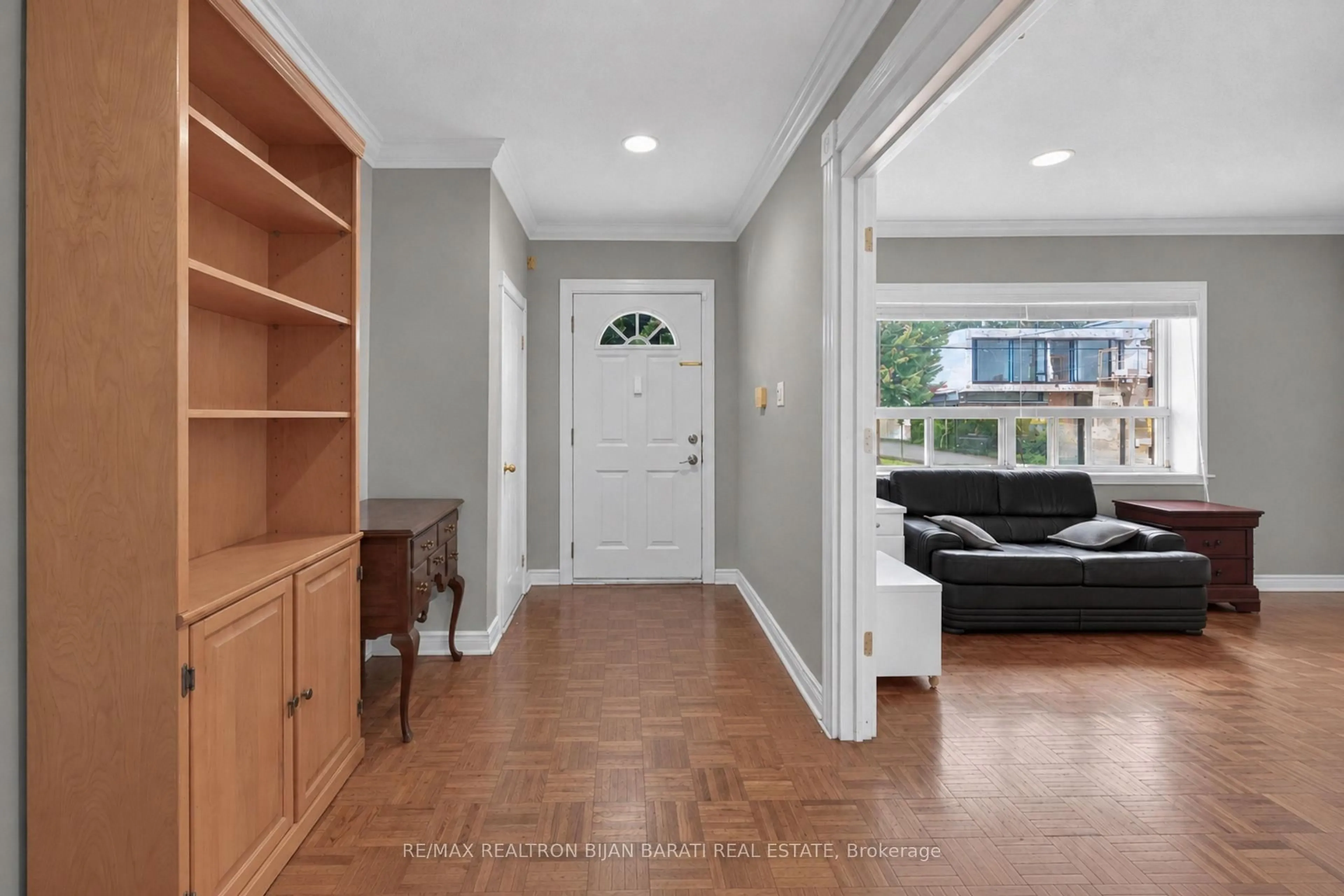 Indoor entryway for 67 Princess Ave, Toronto Ontario M2N 3R5