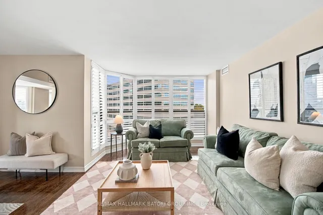 33 Elmhurst Ave #702, Toronto 2
