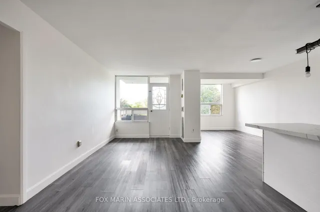 20 Edgecliff Gfwy #312, Toronto 2
