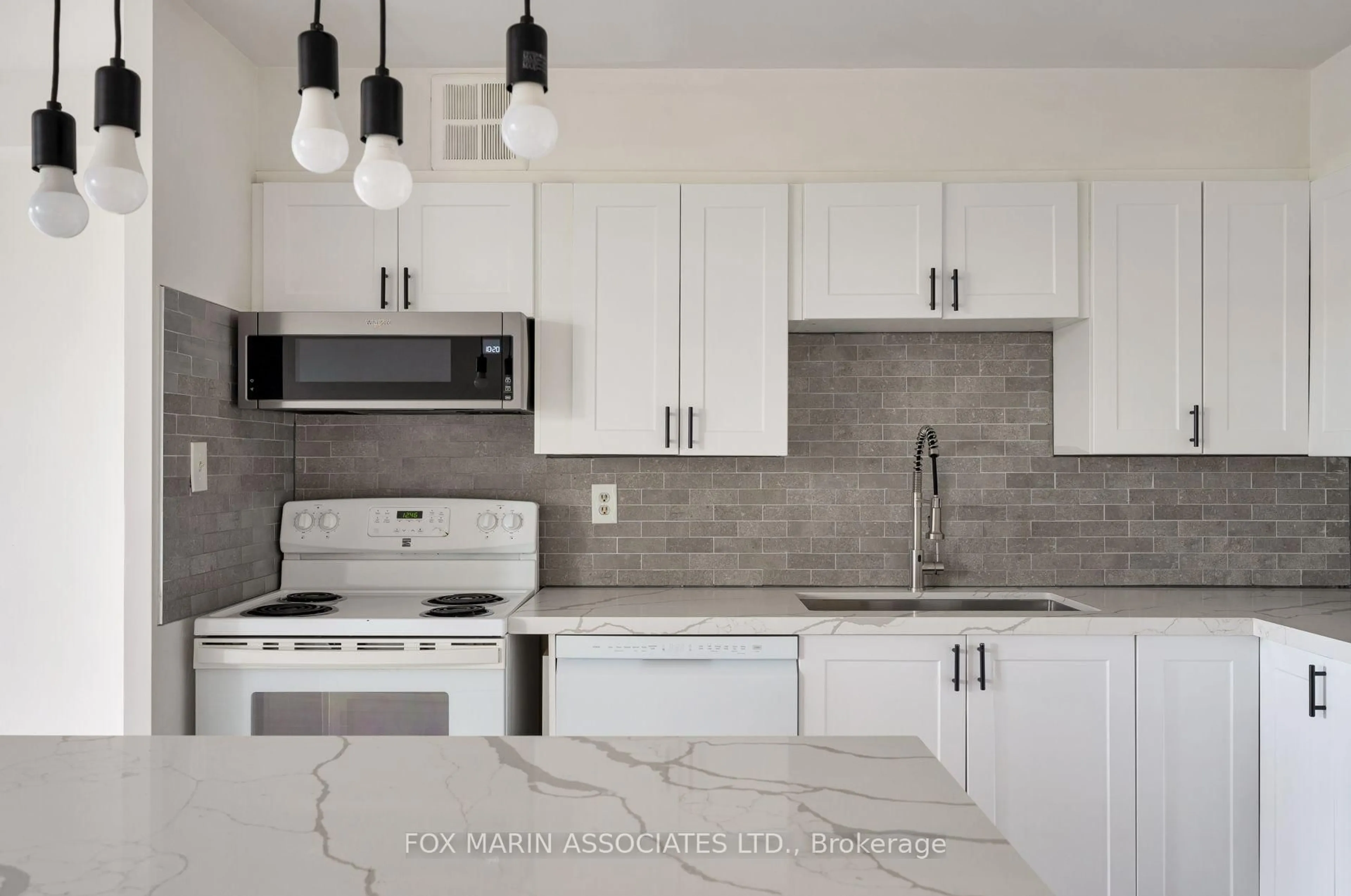 Contemporary kitchen, ceramic/tile floor for 20 Edgecliff Gfwy #312, Toronto Ontario M3C 3A4