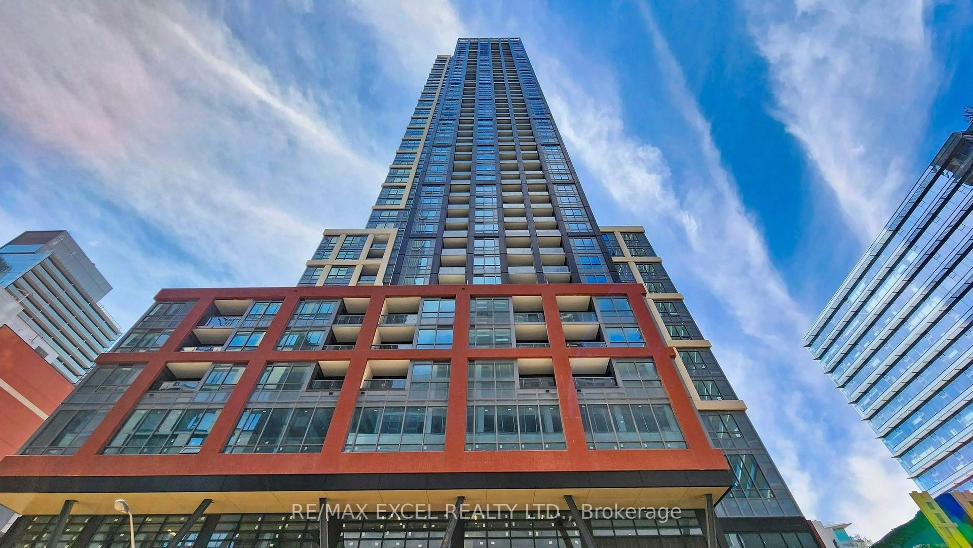 Indoor foyer for 108 Peter St #1818, Toronto Ontario M5V 0W2