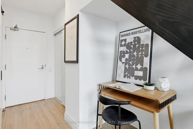 5 Hanna Ave #532, Toronto 4