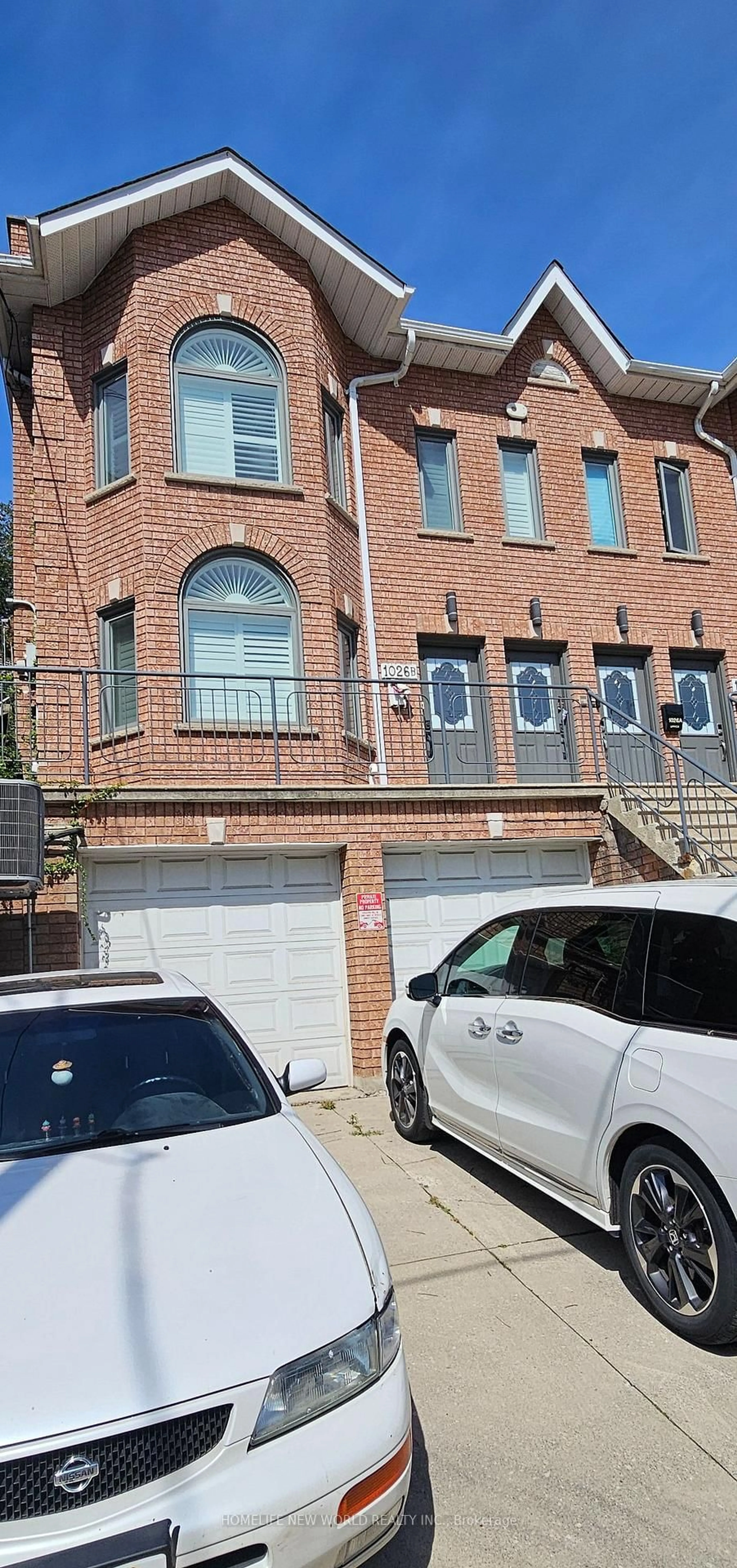 Home with brick exterior material, street for 1026 B Davenport Rd, Toronto Ontario M6G 2B9