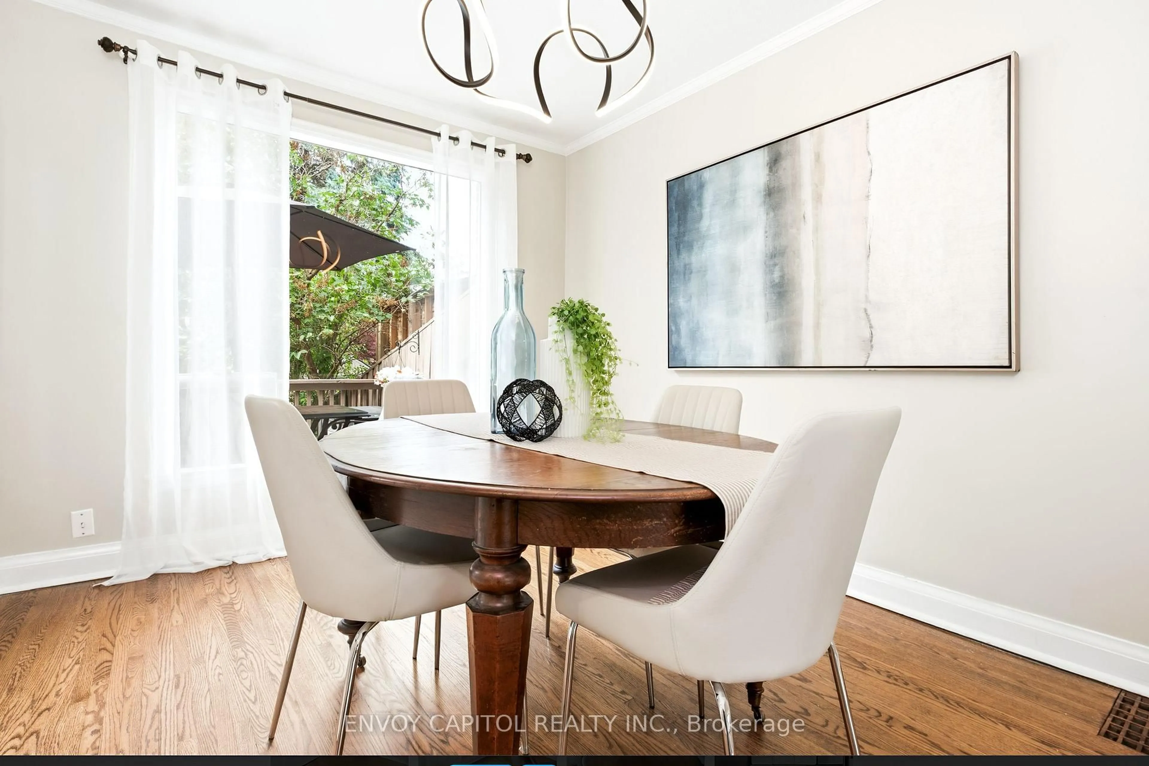 Dining room, wood/laminate floor for 6 Thursfield Cres, Toronto Ontario M4G 2N5