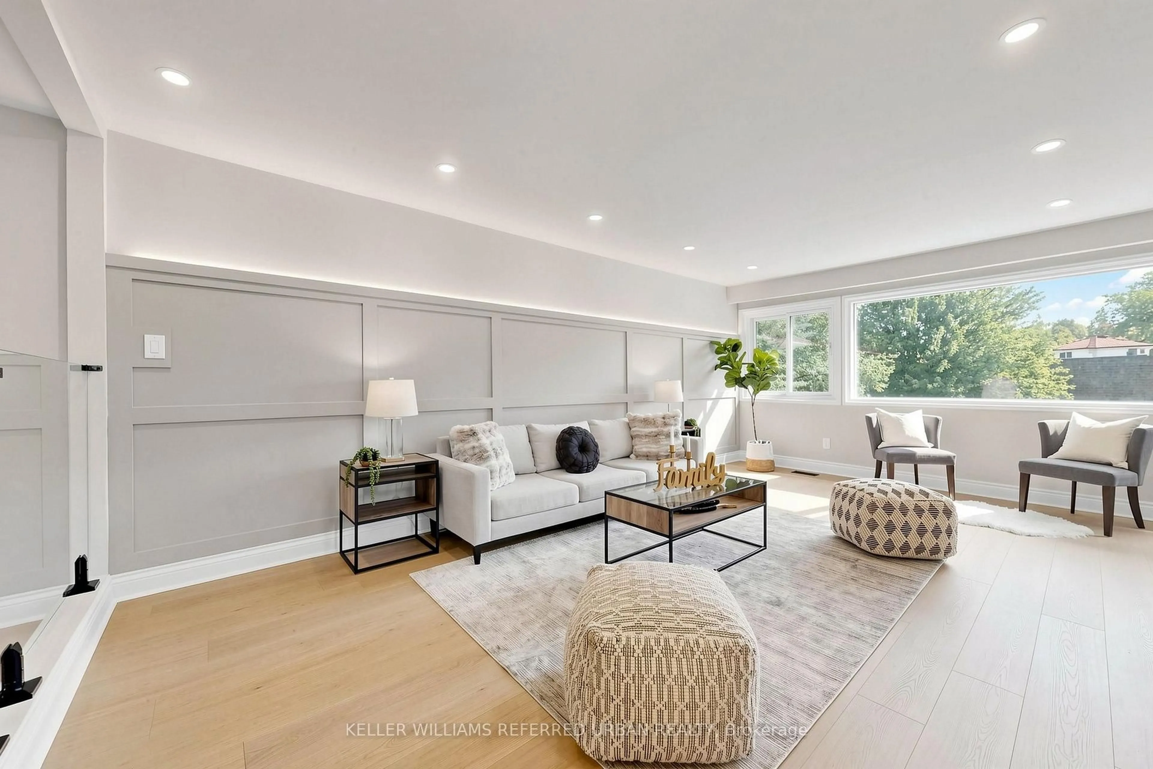 Living room with furniture, unknown for 143 Silas Hill Dr, Toronto Ontario M2J 2X8