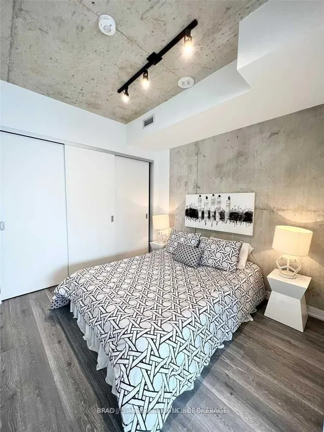 55 Ontario St #812, Toronto 4