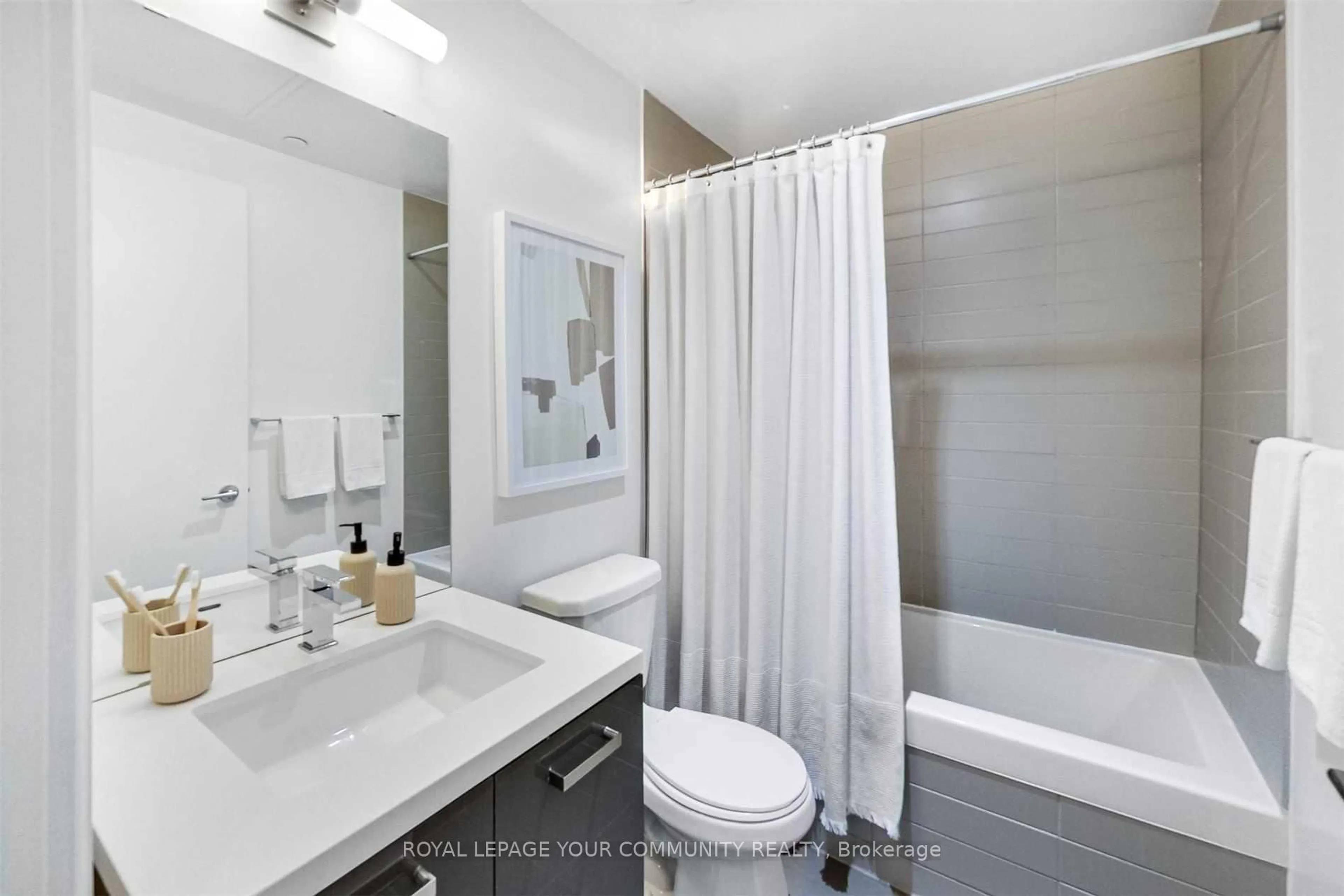 Standard bathroom, ceramic/tile floor for 11 Charlotte St #403, Toronto Ontario M5V 2H5