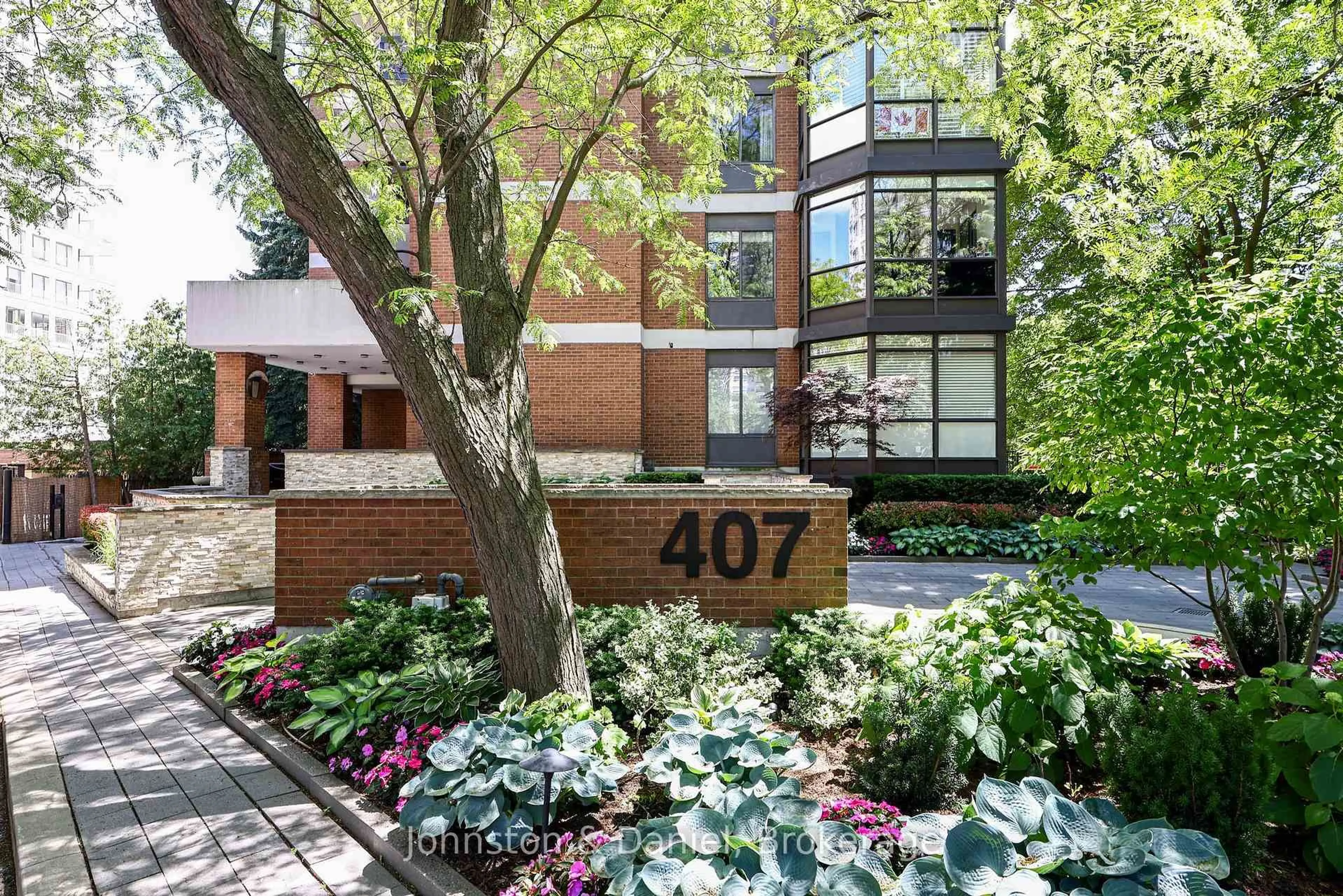 Home with brick exterior material, street for 407 Walmer Rd #401, Toronto Ontario M5R 3N2