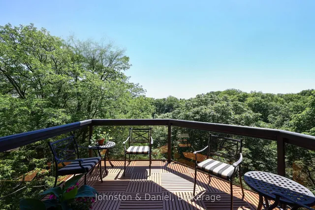 407 Walmer Rd #401, Toronto 3