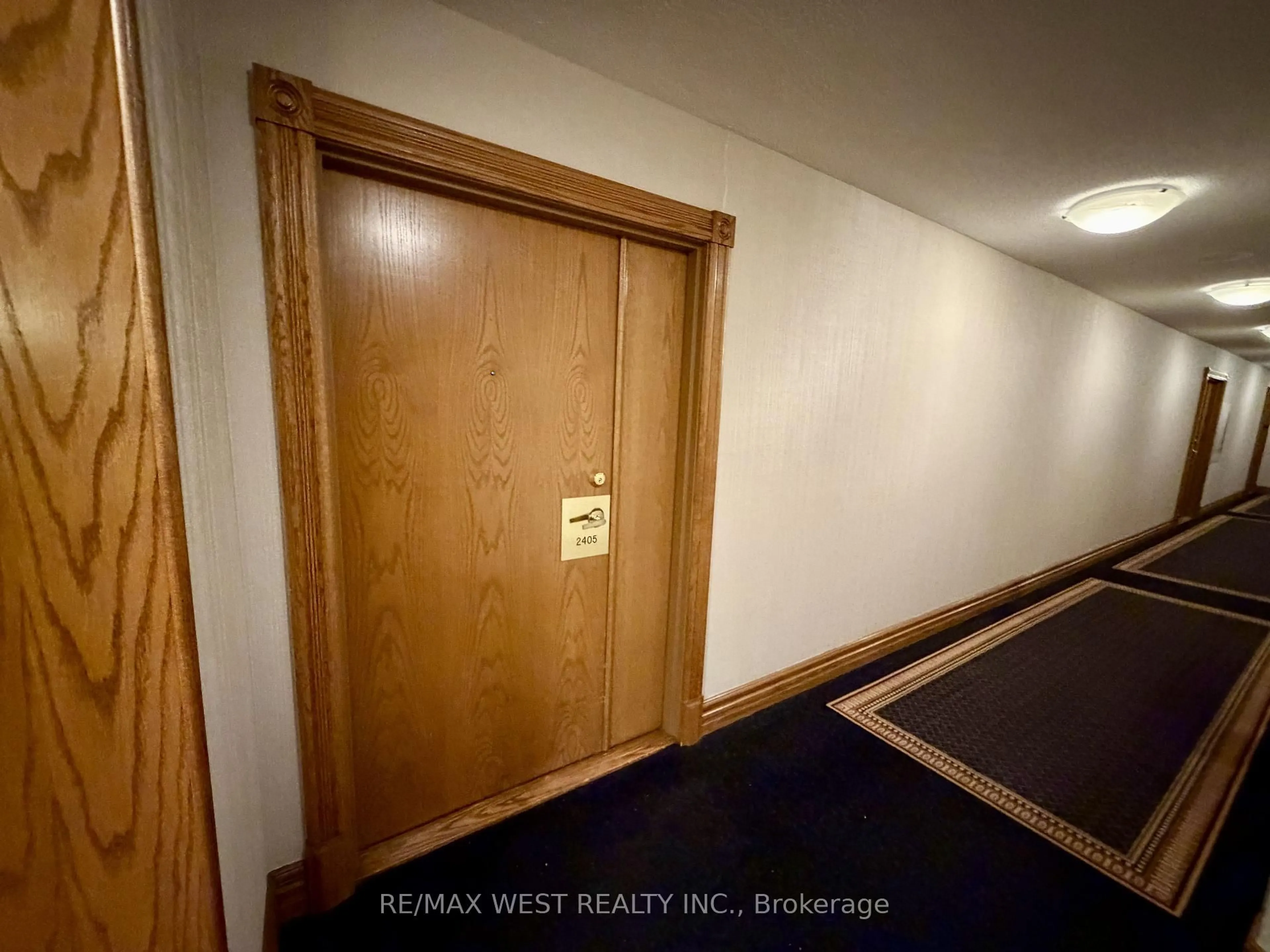 A pic of a room for 100 UPPER MADISON Ave #2405, Toronto Ontario M2N 6M4