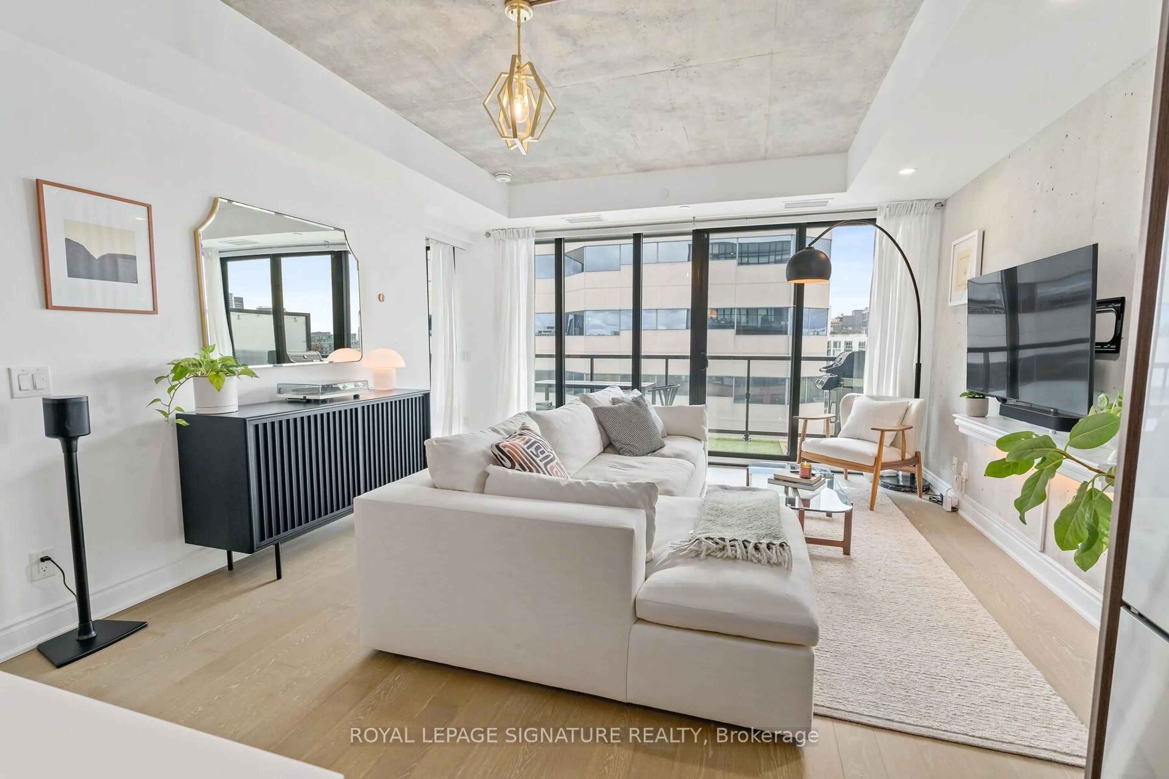 Living room with furniture, unknown for 608 Richmond St #1203, Toronto Ontario M5V 0N9