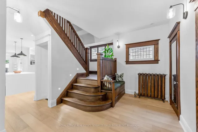 20 Edgewood Cres, Toronto 2