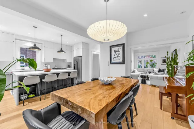 20 Edgewood Cres, Toronto 4