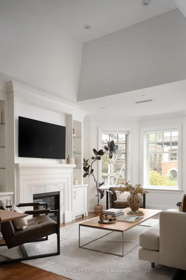 319 Lonsdale Rd #3D, Toronto 5