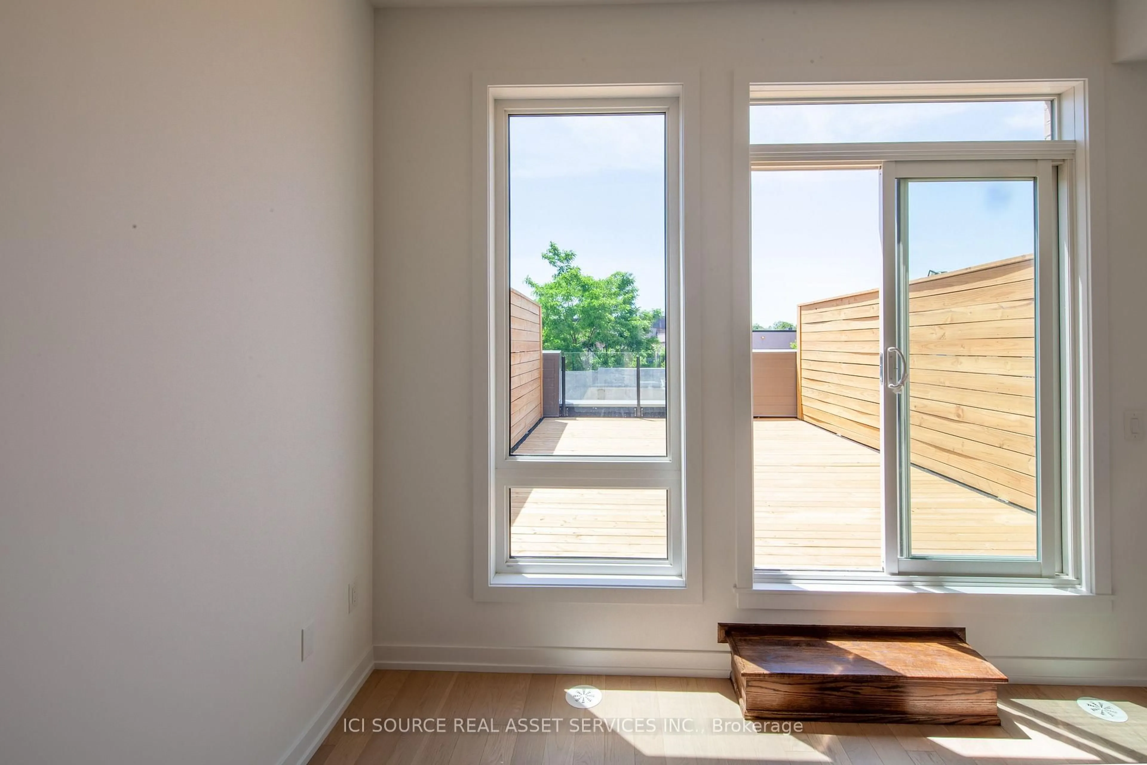 A pic of a room for 66B Perth Ave, Toronto Ontario M6R 0A8